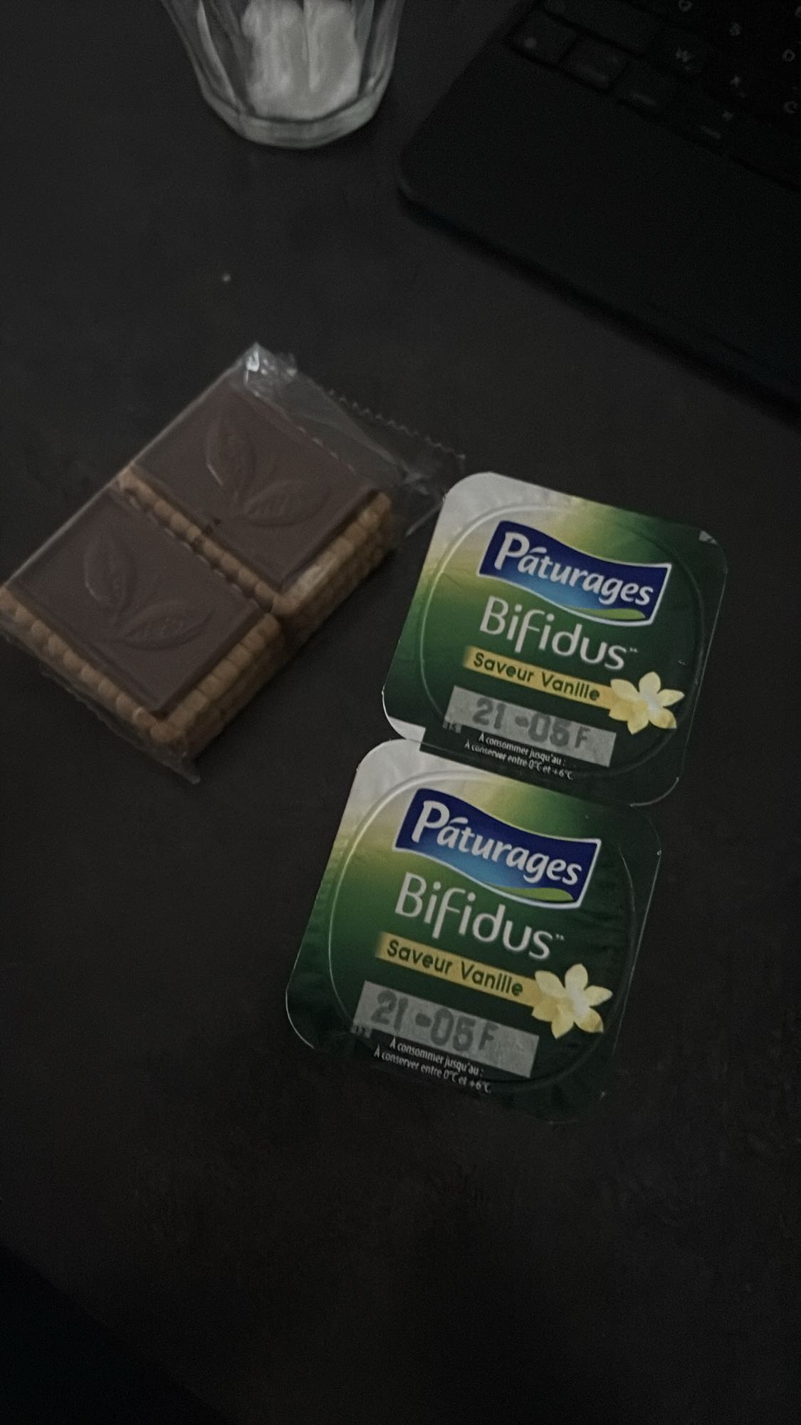 Goûter yaourt biscuit