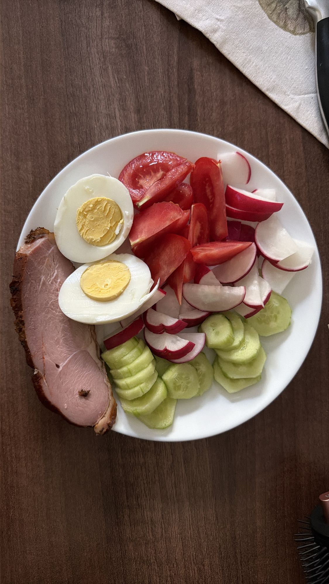 Salata cu ou si pastrama de curcan