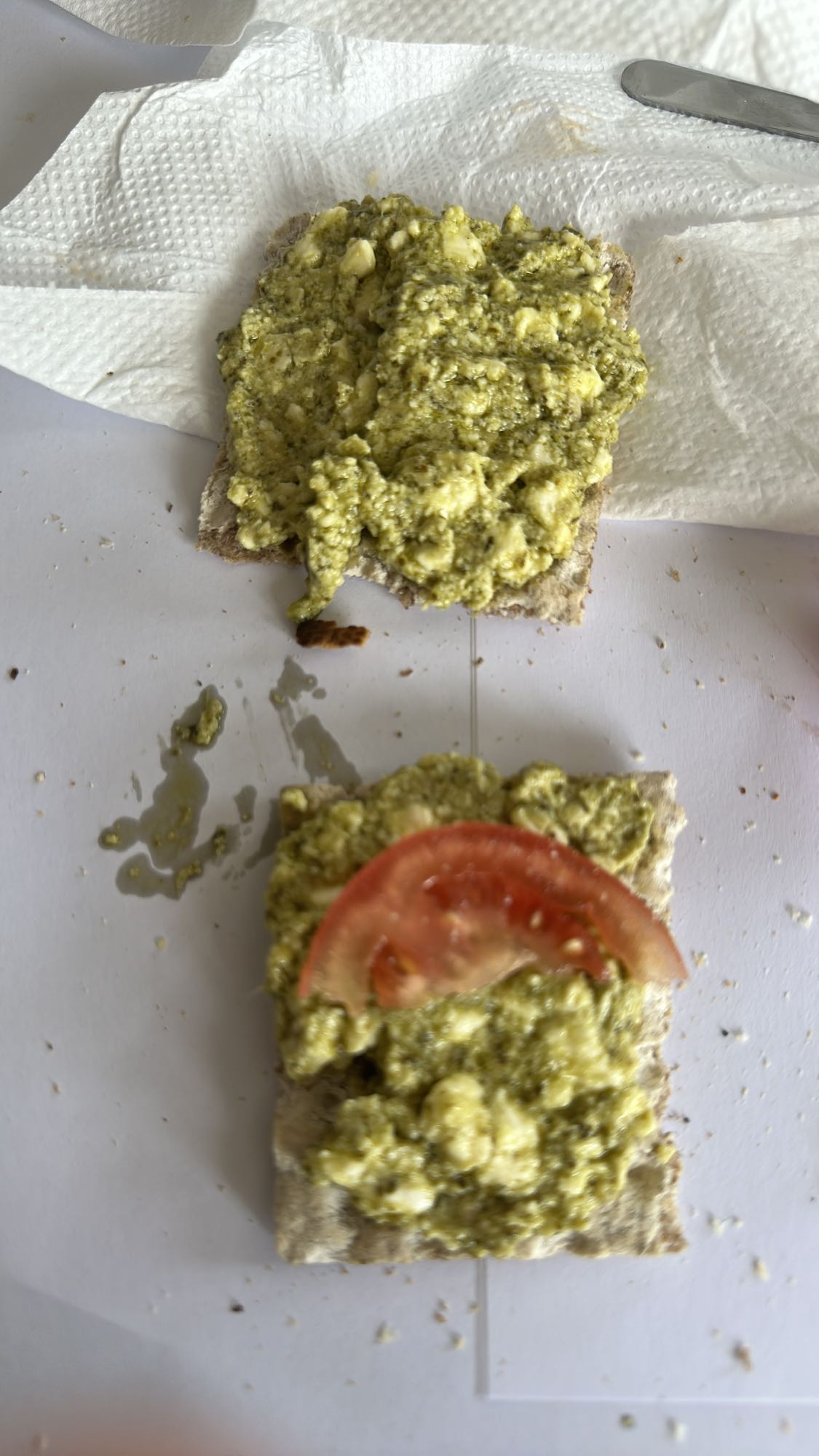 Pesto Egg Crispbread