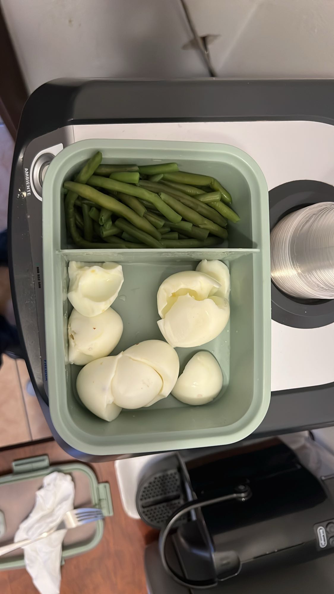 Uova sode e fagiolini