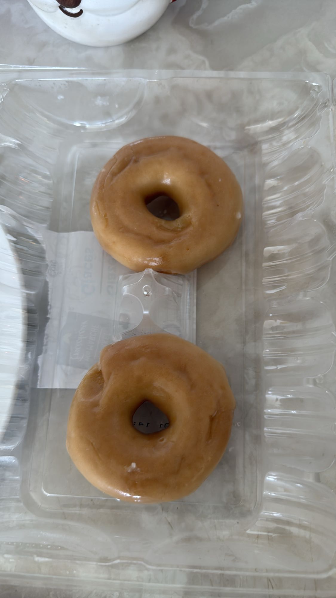 Deux donuts glacés