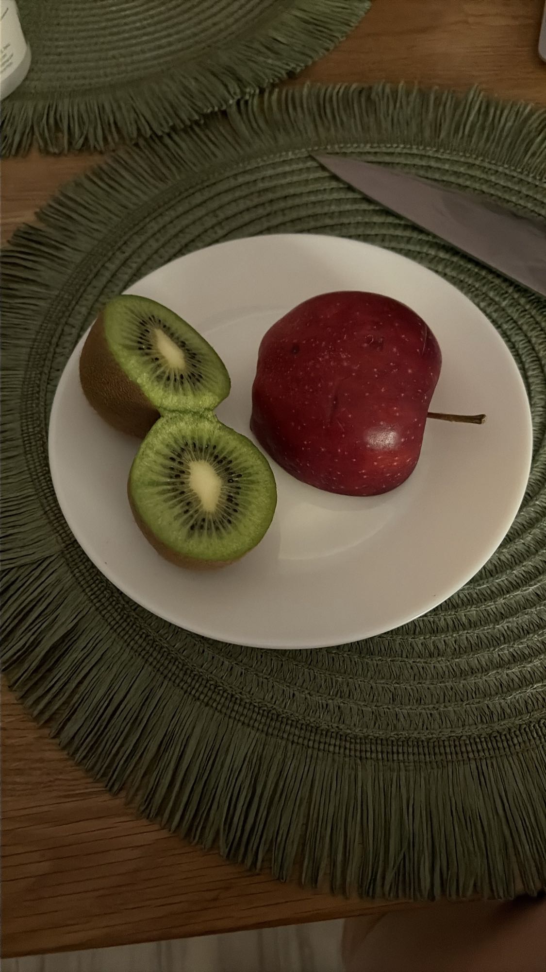 Яблоко и киви