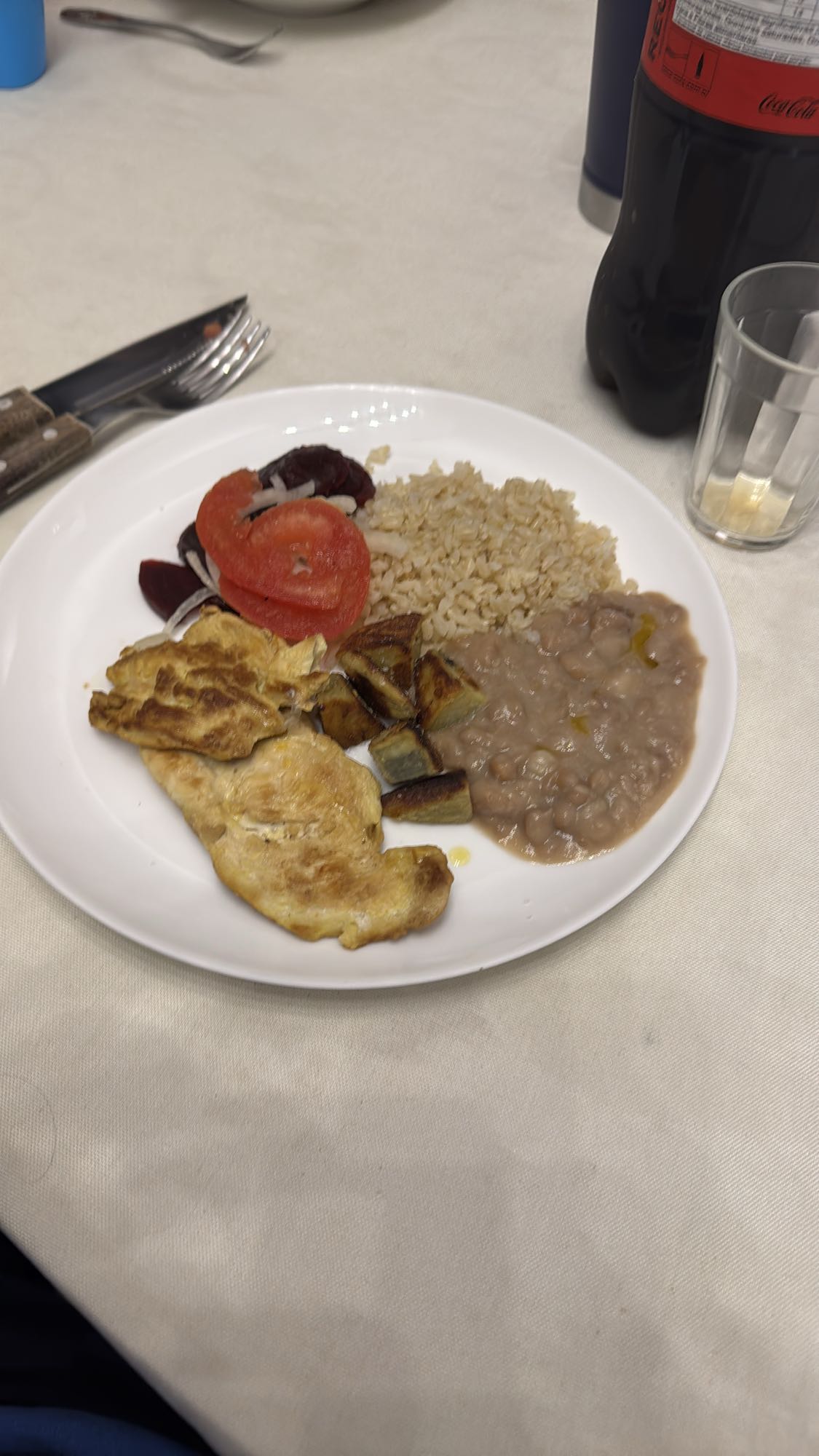 Frango com arroz e feijão