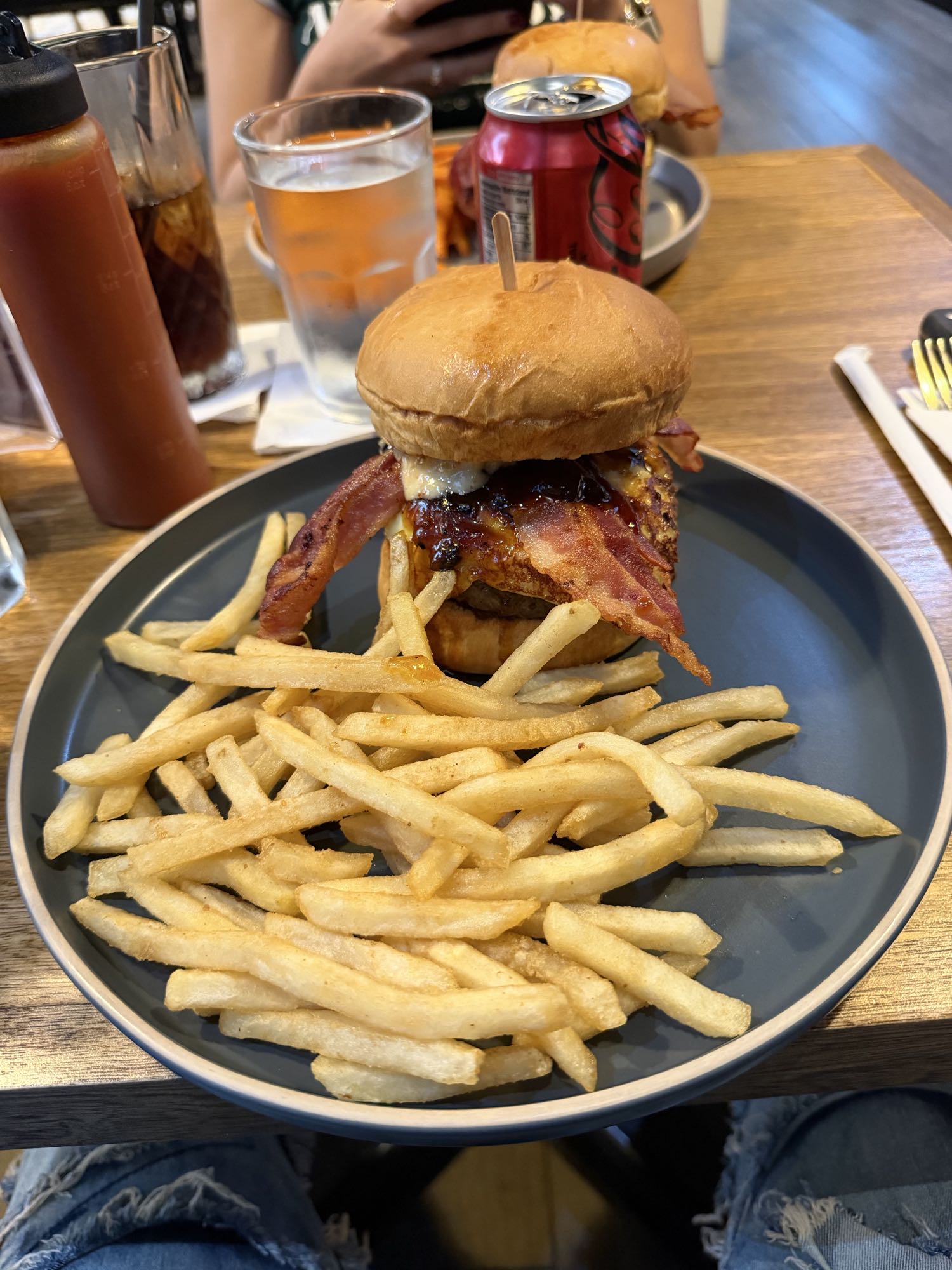 hamburguesa con papas