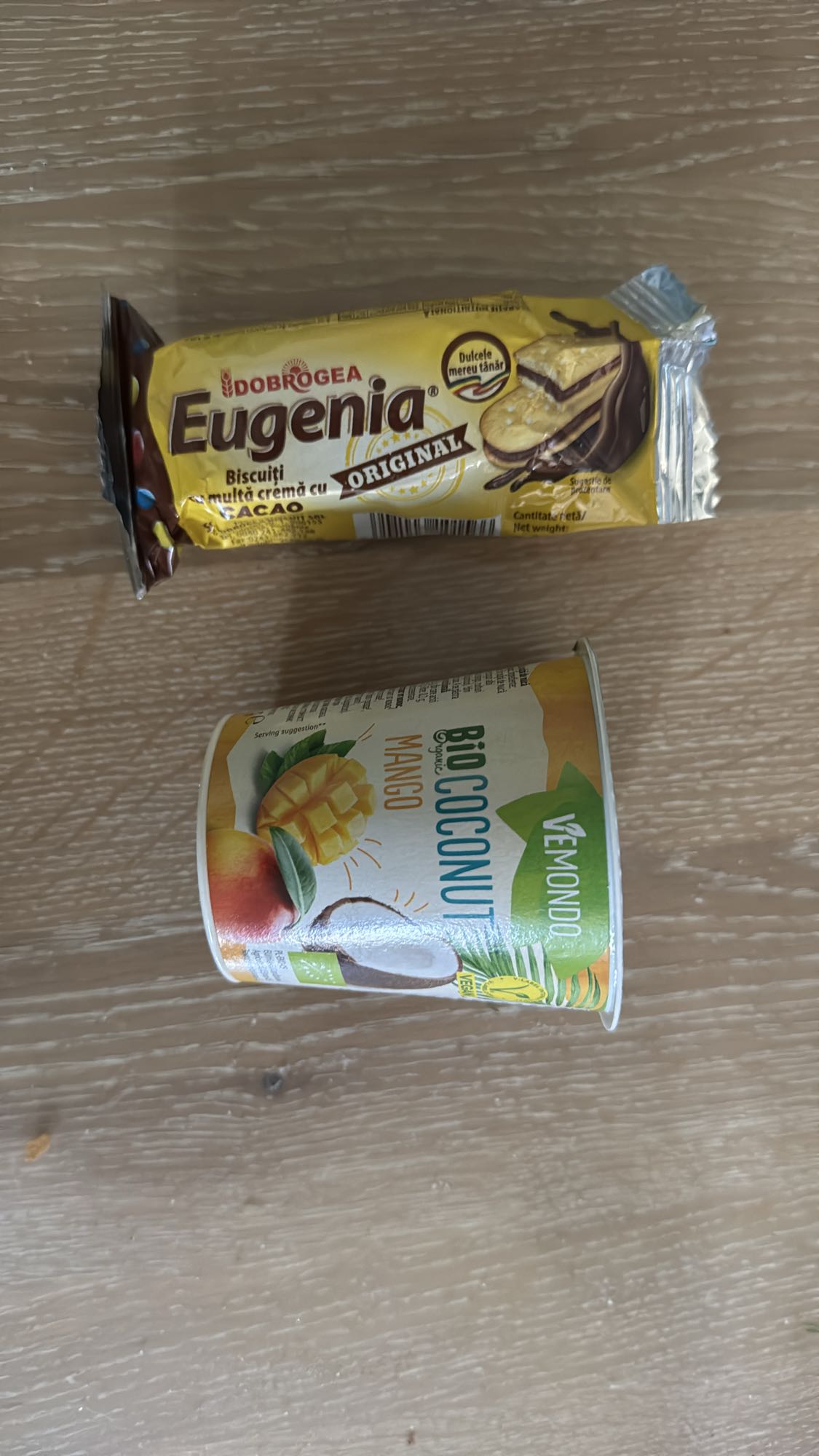 Wafer and Mango Yogurt