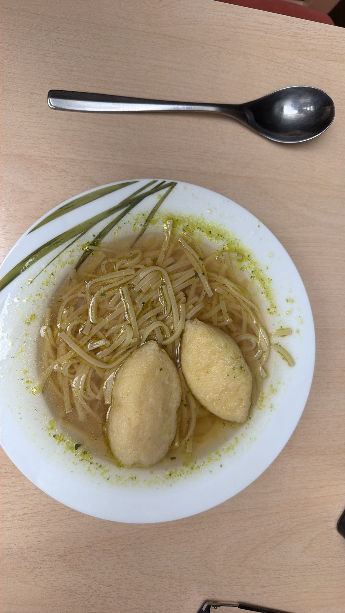 Nudelsuppe mit Klößen