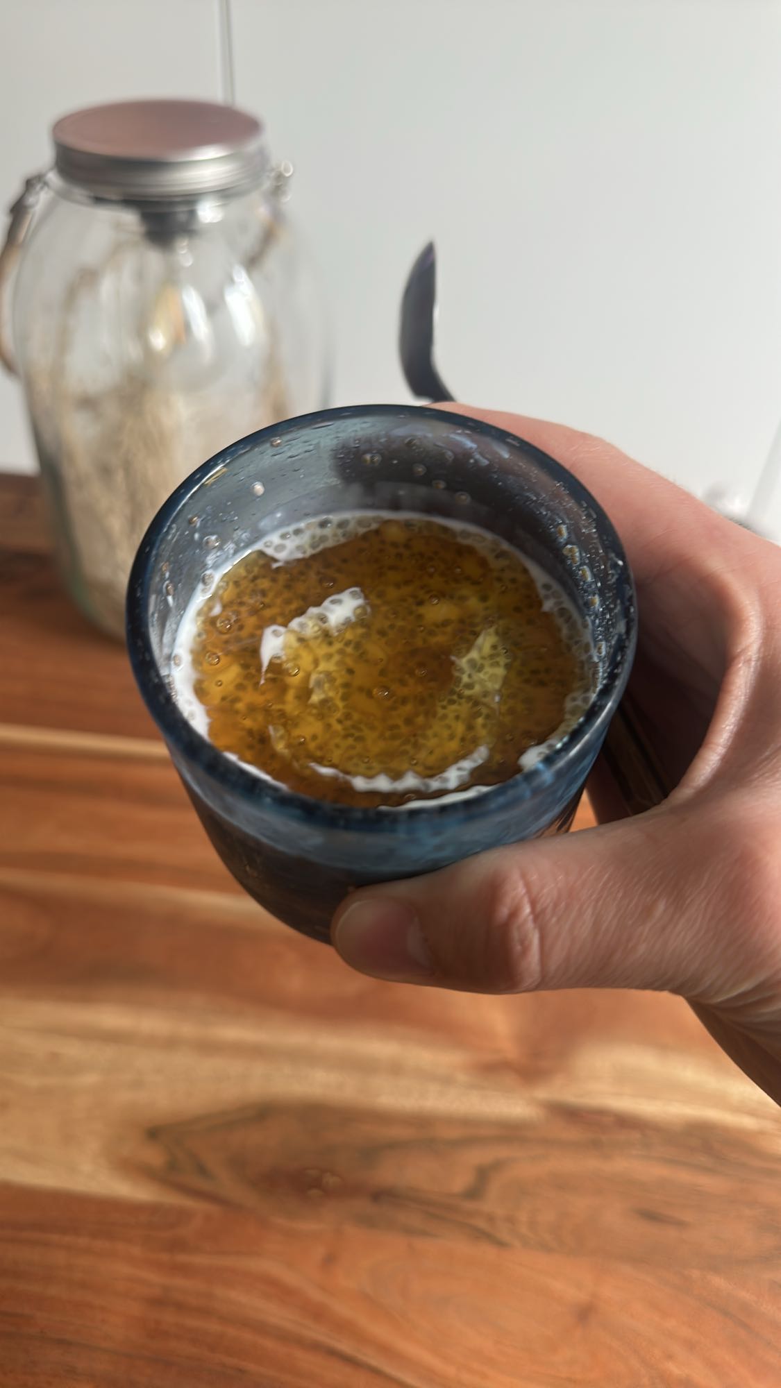 Pudding de chia au skyr, lait d’avoine et miel