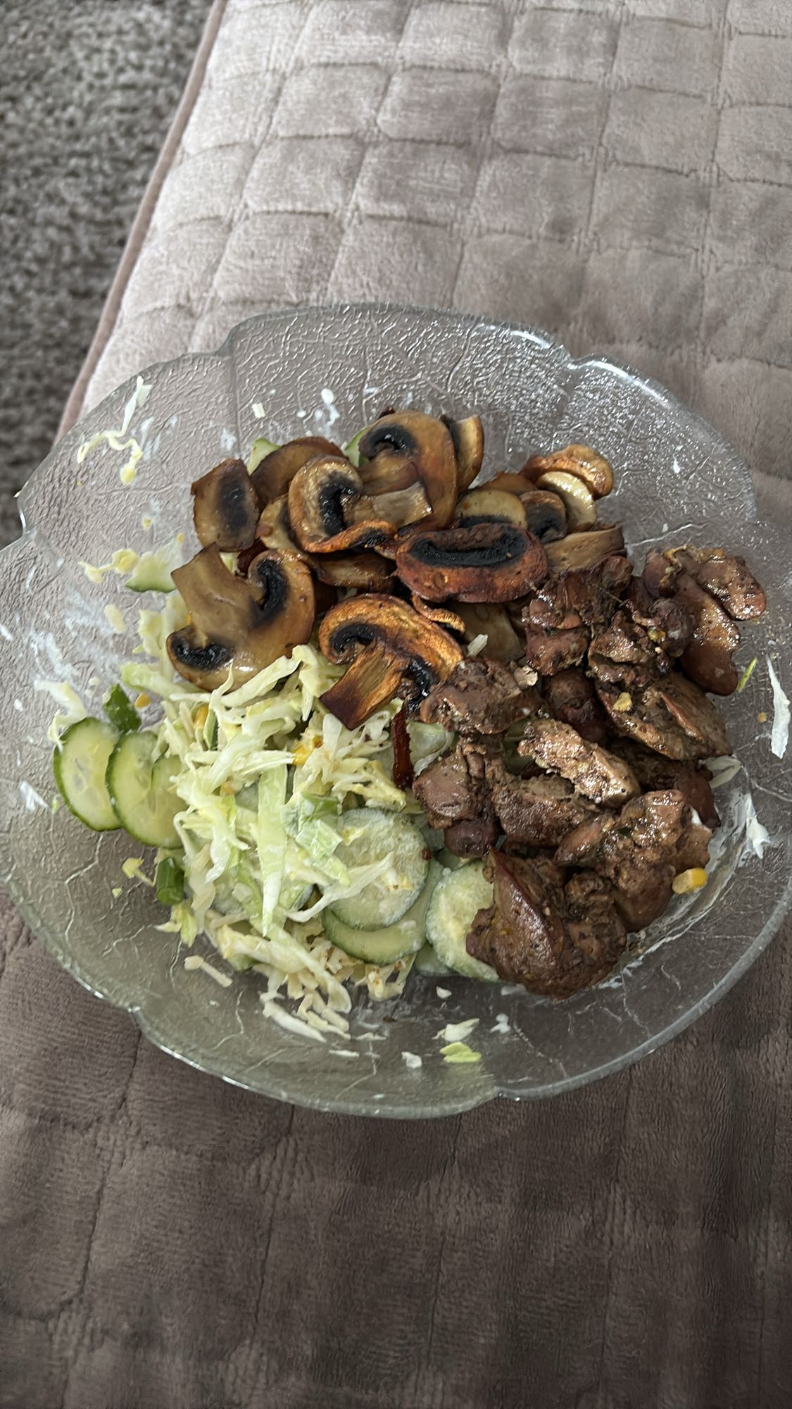 Kyllinglever med salat