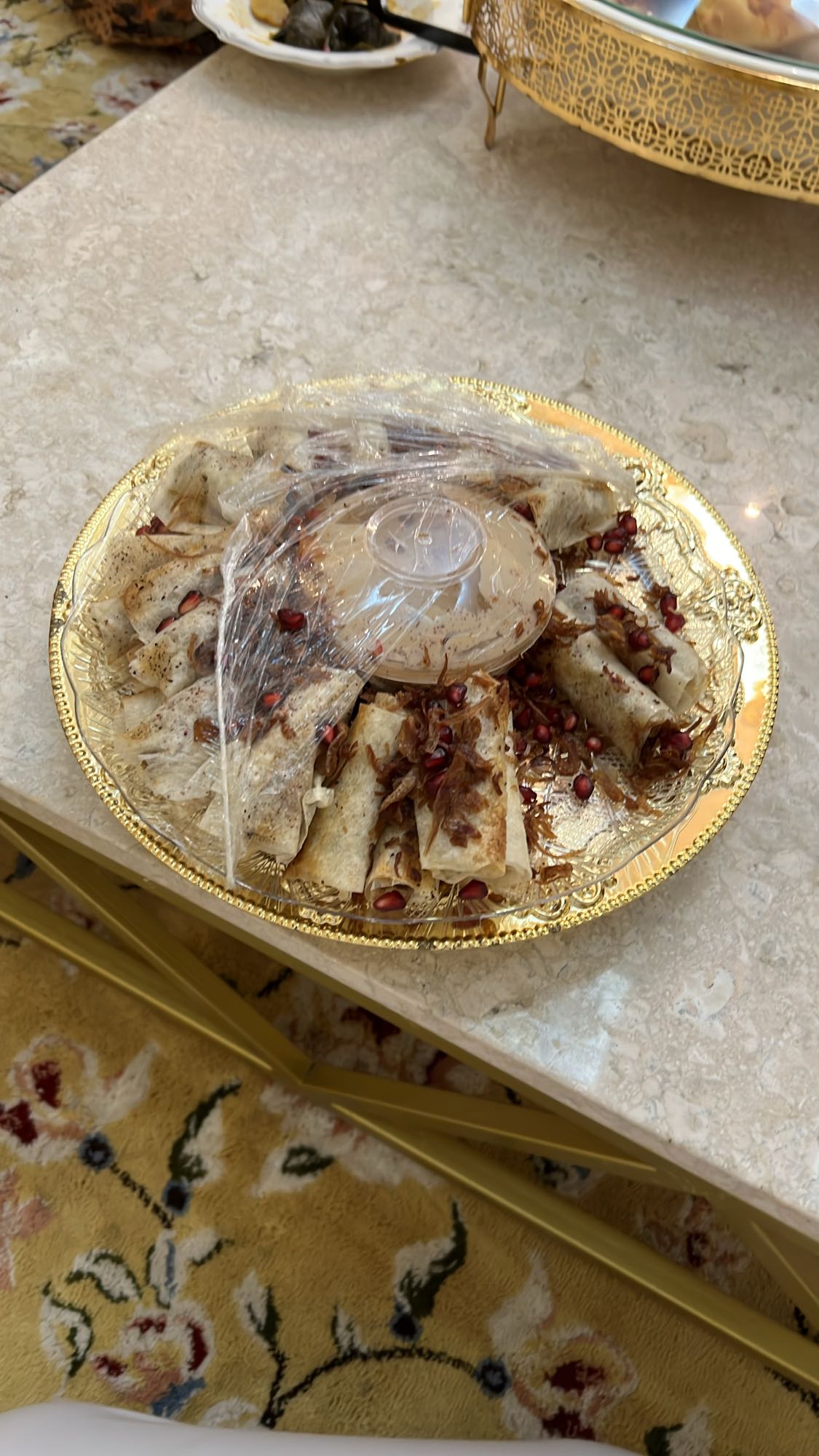 رقائق محشوة مع صوص