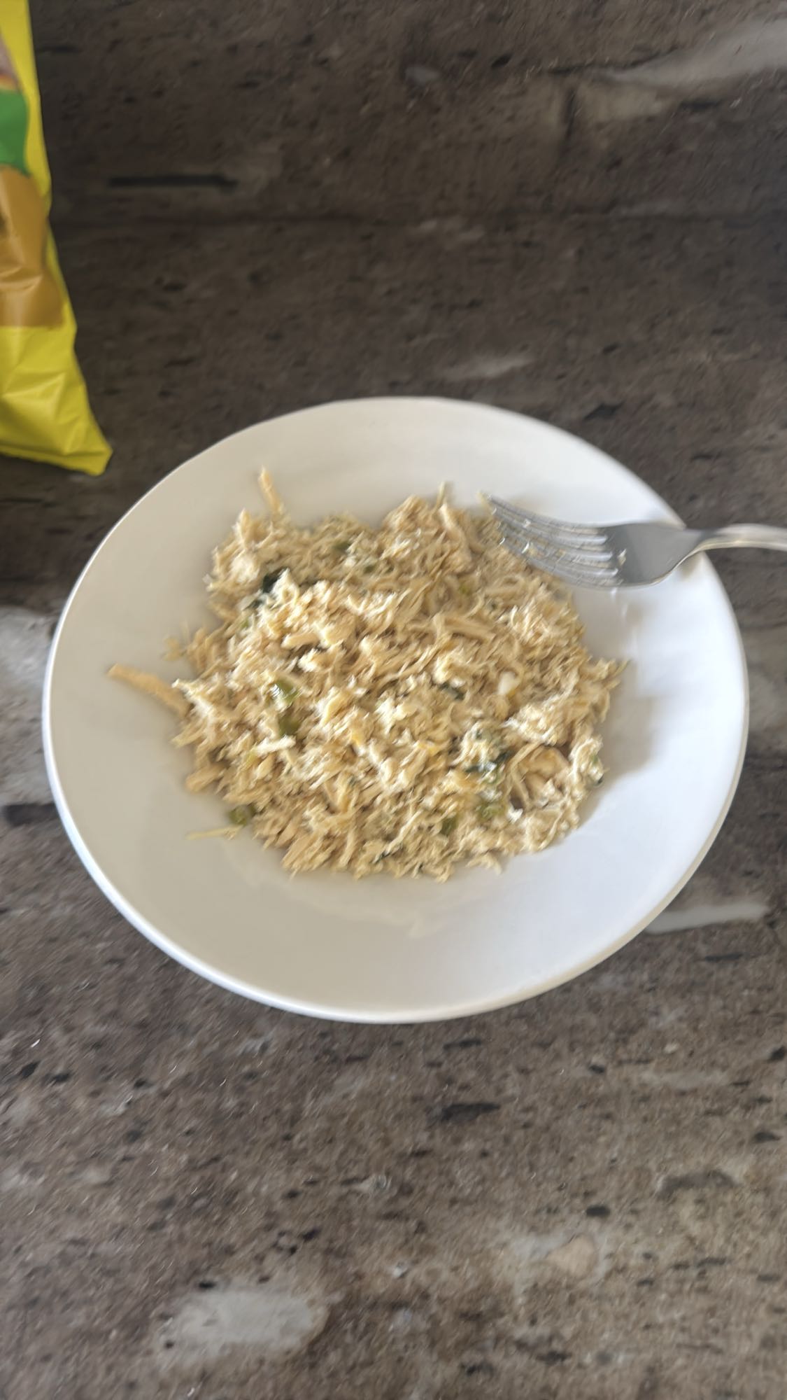 frango desfiado com ovo