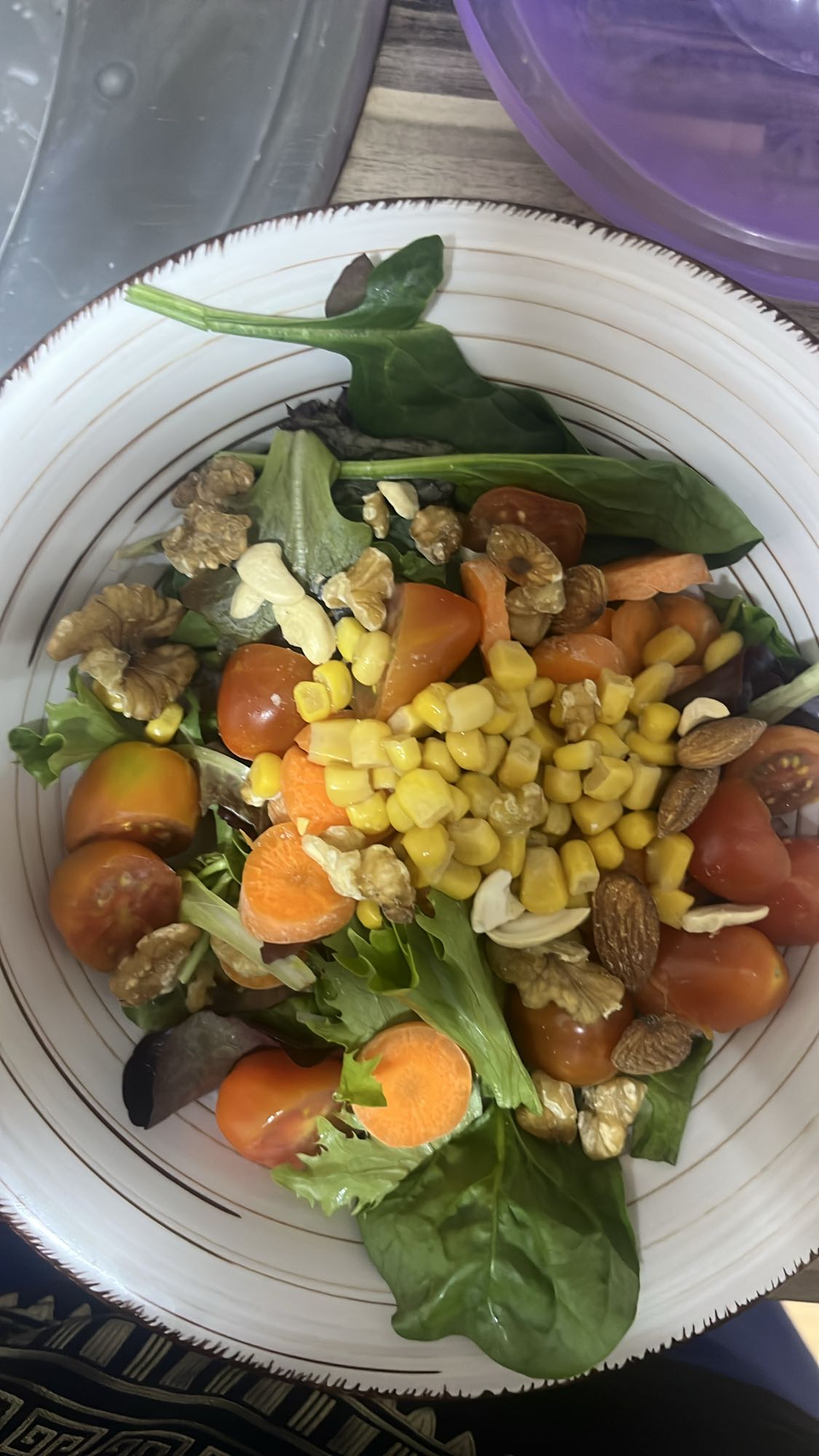 ensalada mixta con frutos