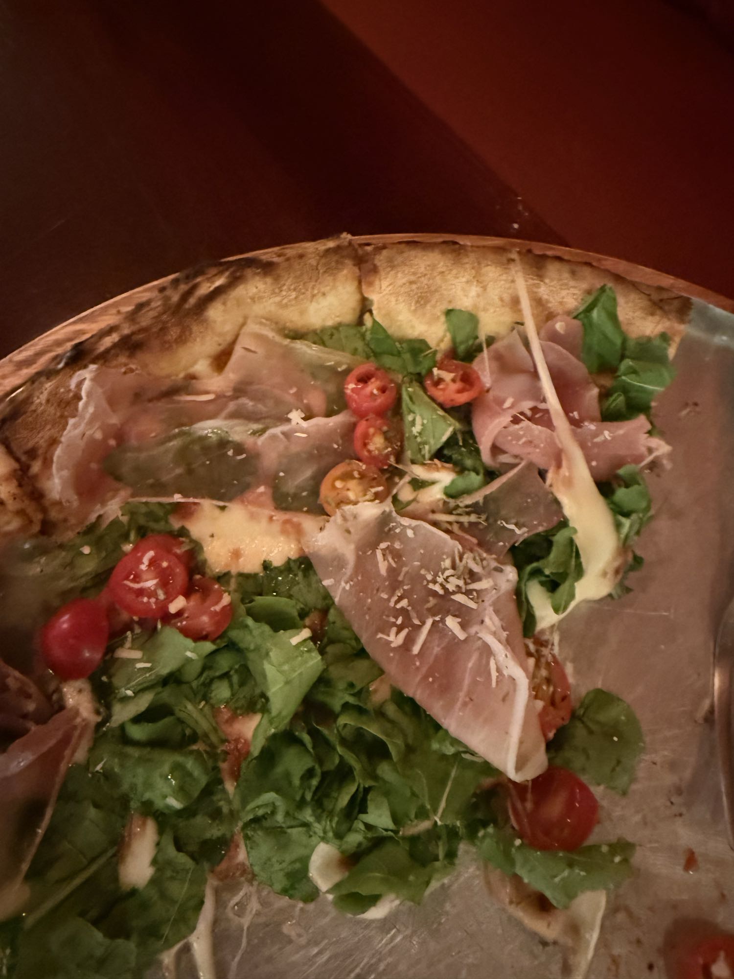 Pizza com presunto cru