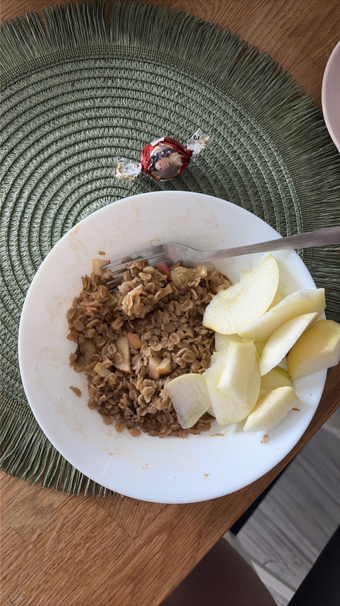 Овсянка с яблоком