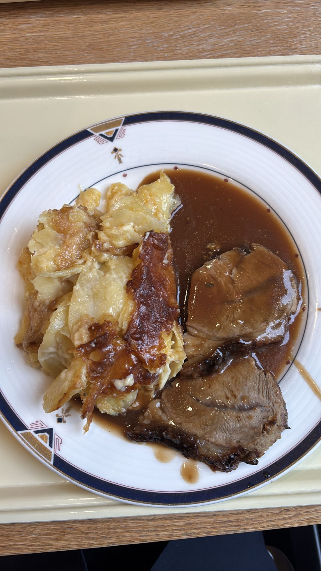 Schweinebraten mit Gratin