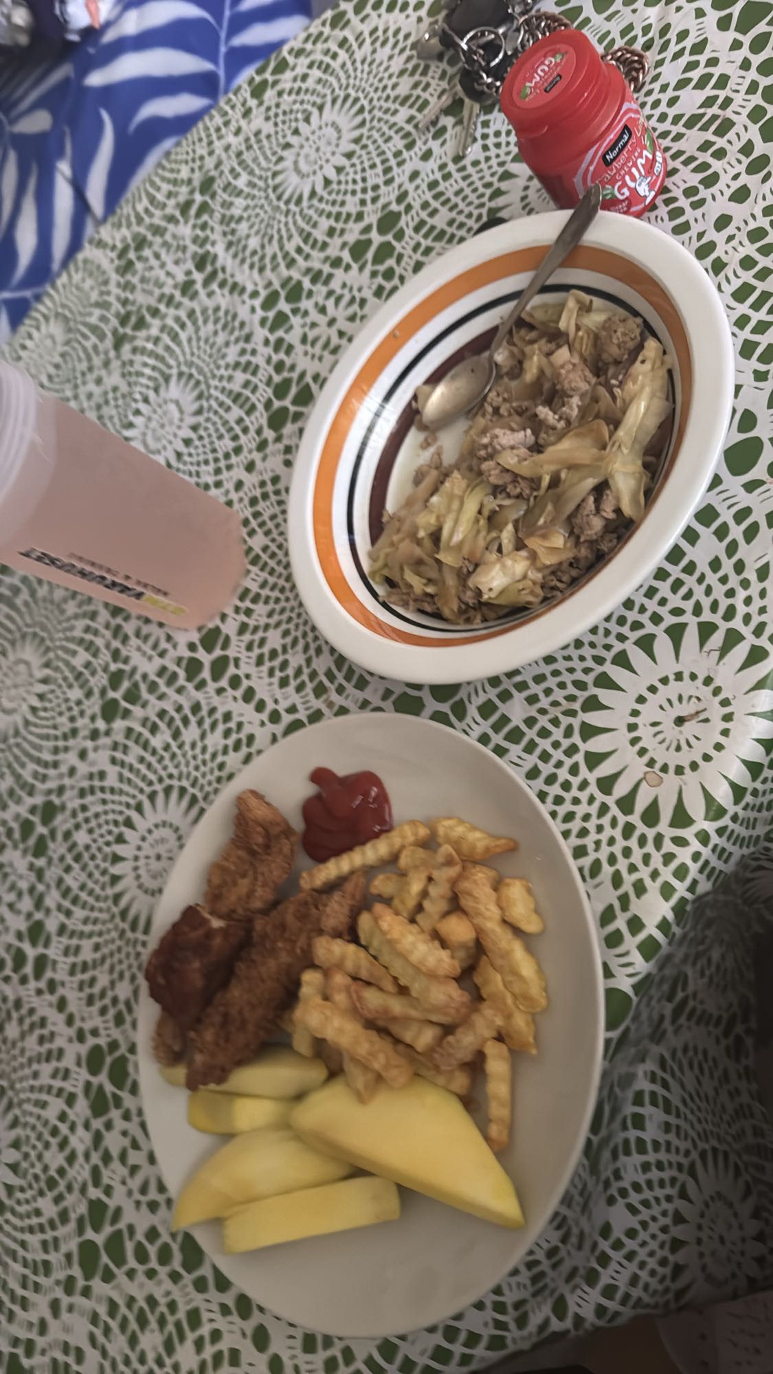Kyckling med kål och pommes