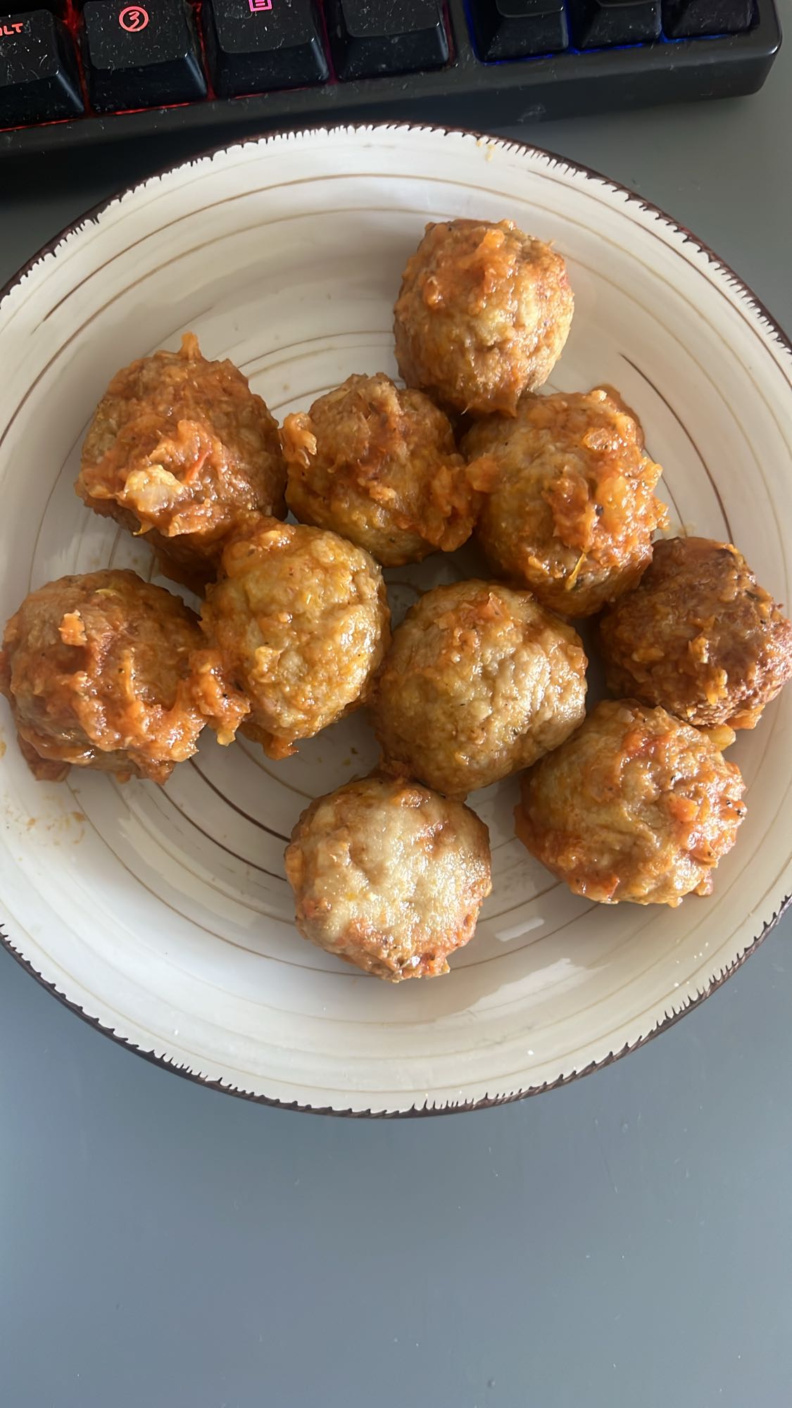 albóndigas con salsa