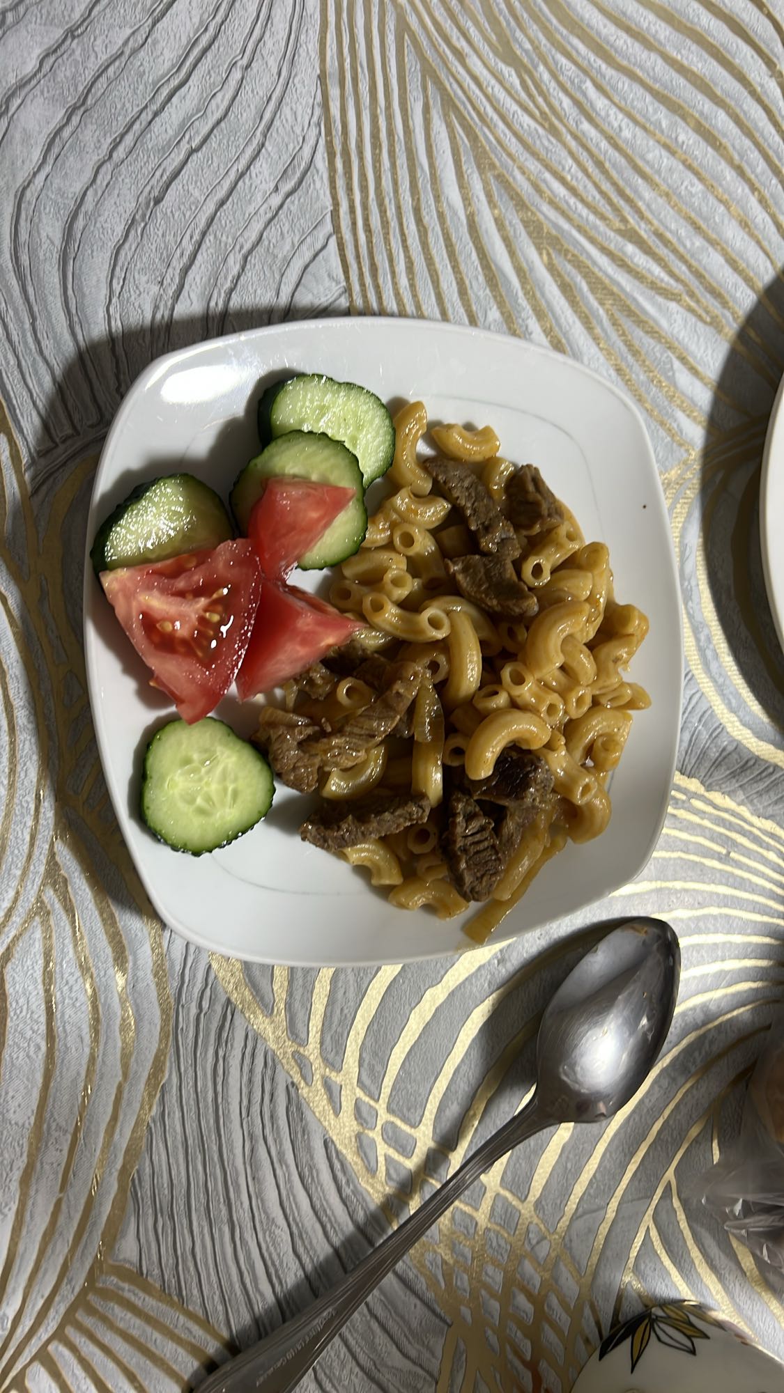 Макароны с говядиной