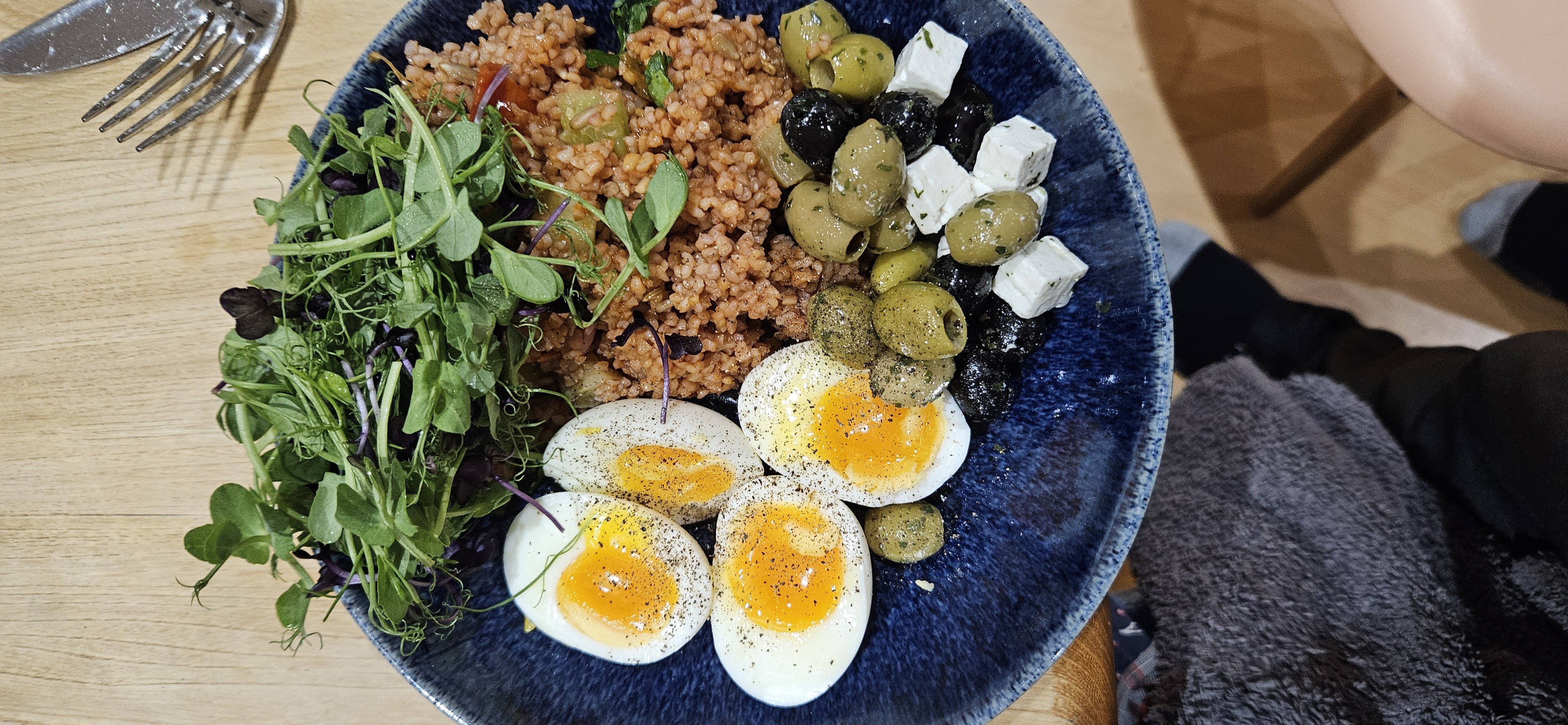 Bulgur Egg Olive Bowl