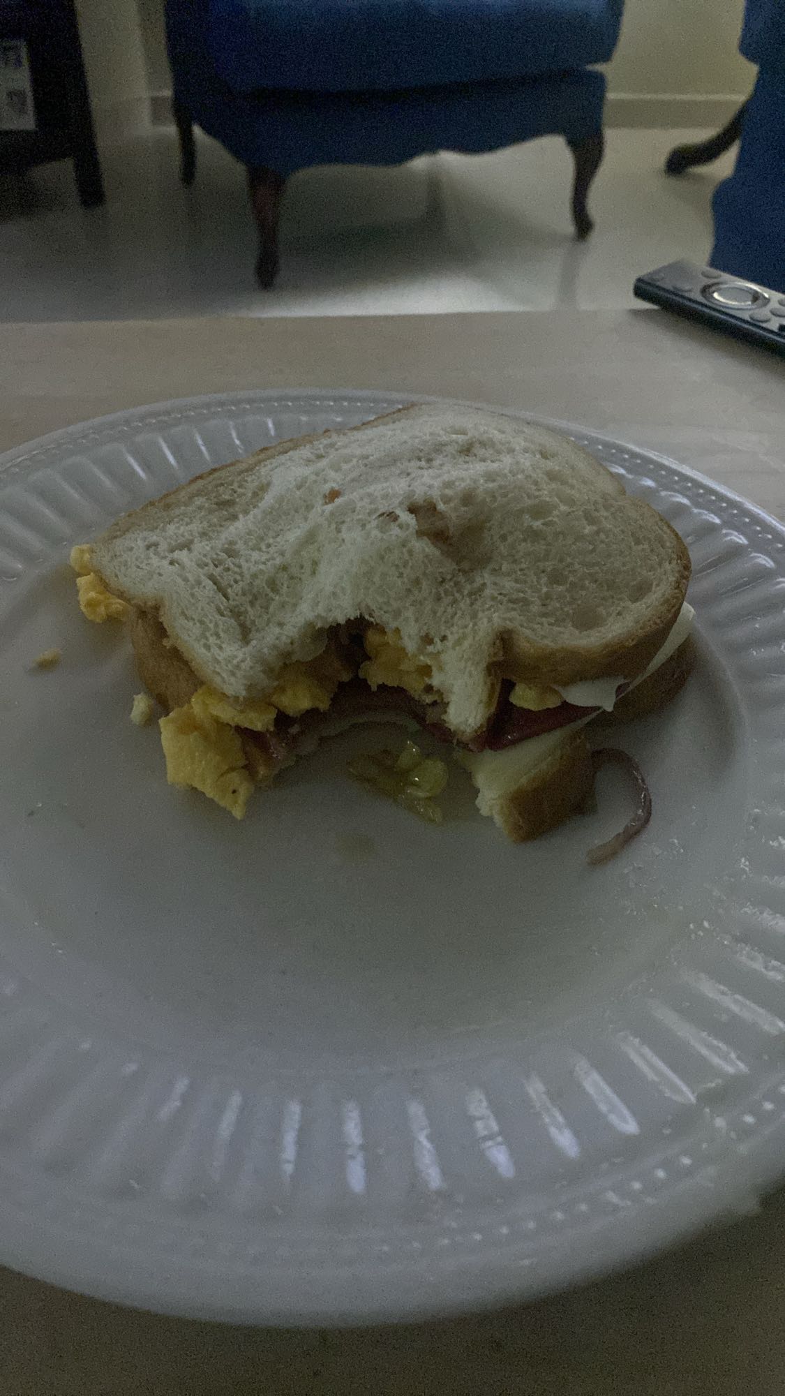 sándwich con huevo