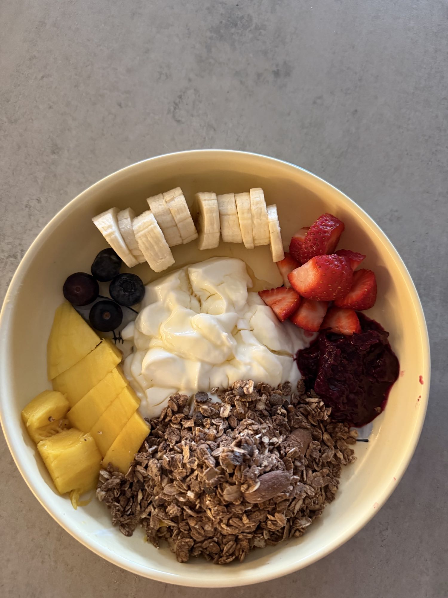 bol de yogur con fruta