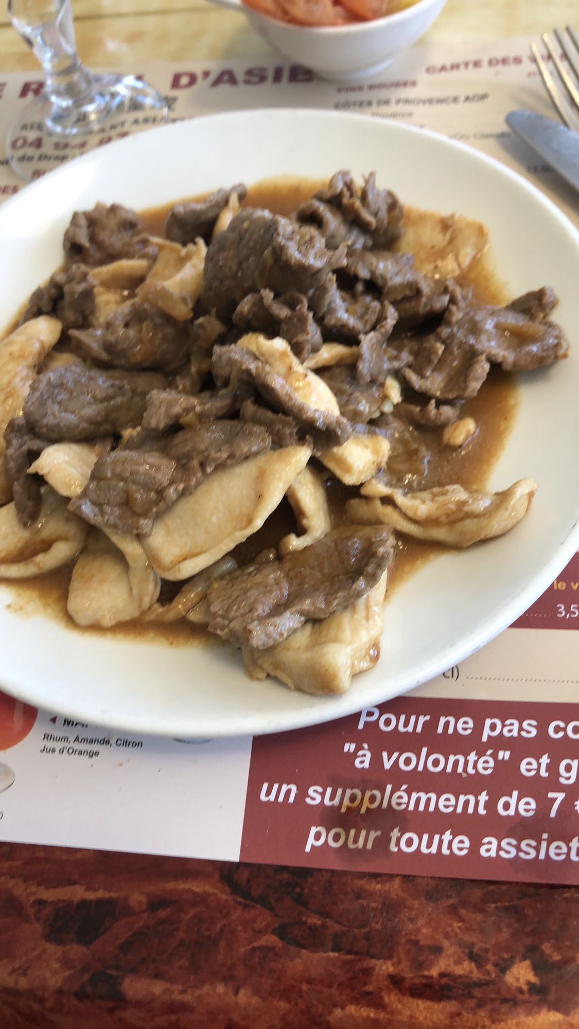 Boeuf et tofu en sauce