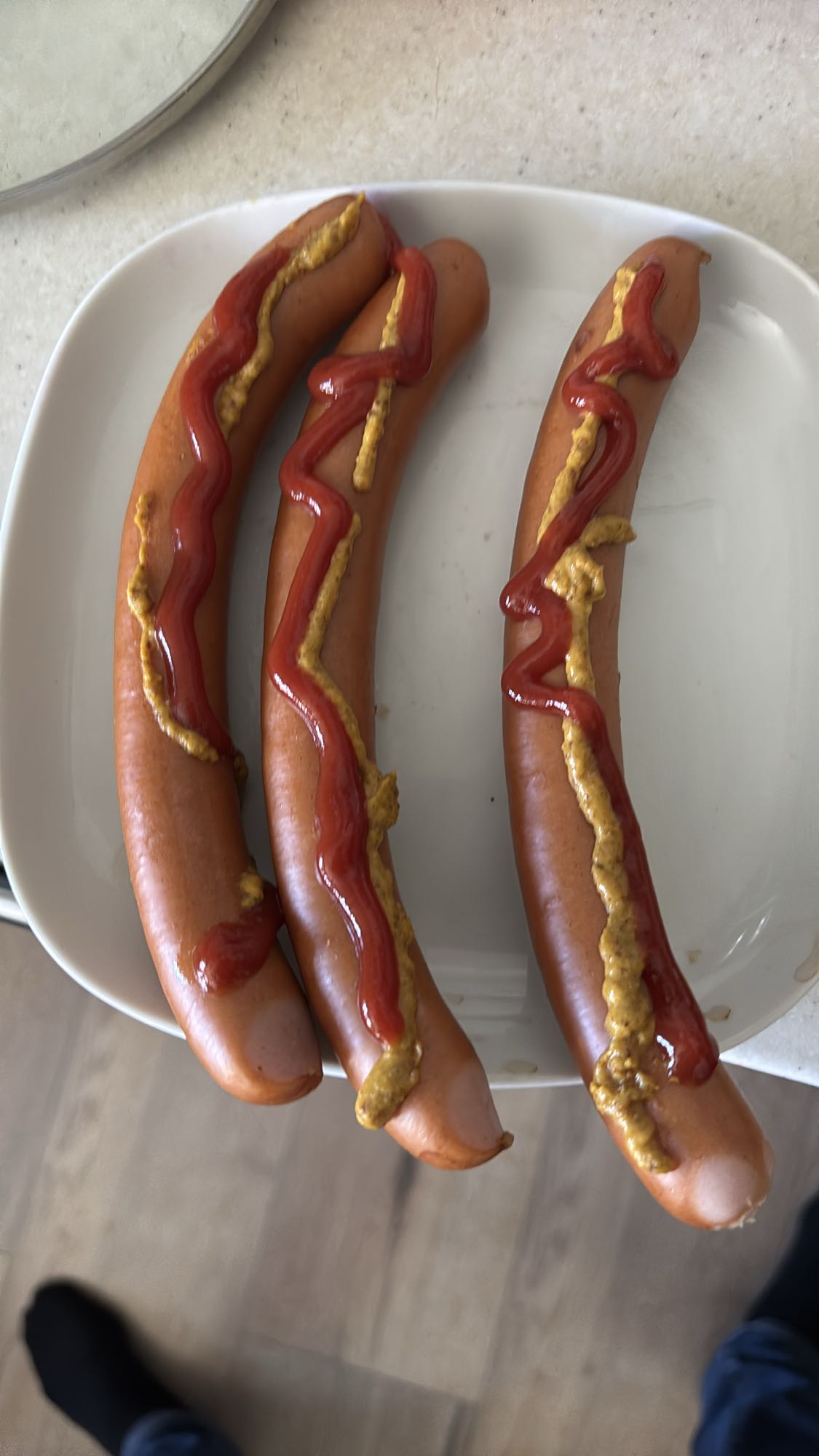 Pølser med ketchup