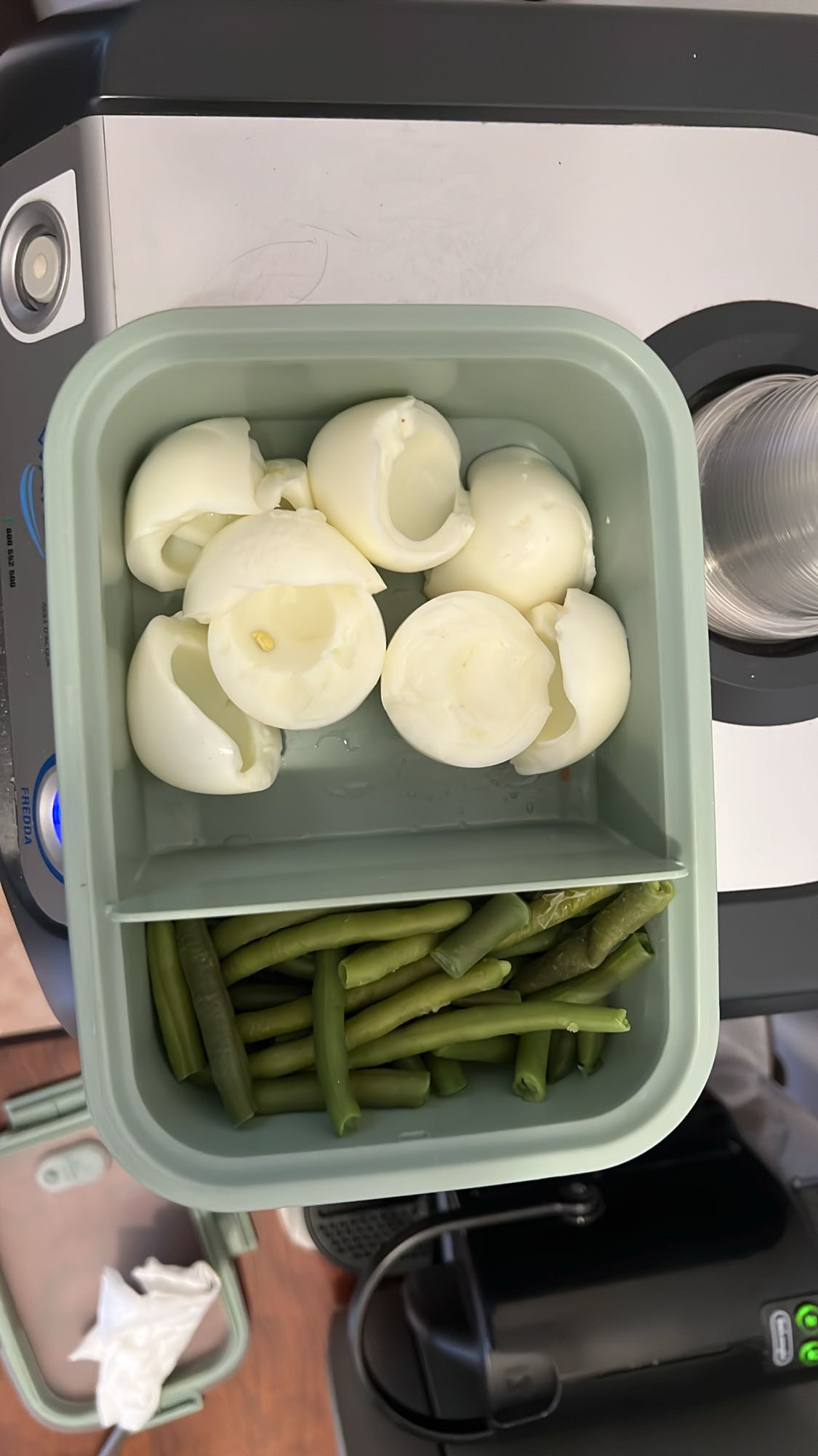 Uova sode e fagiolini