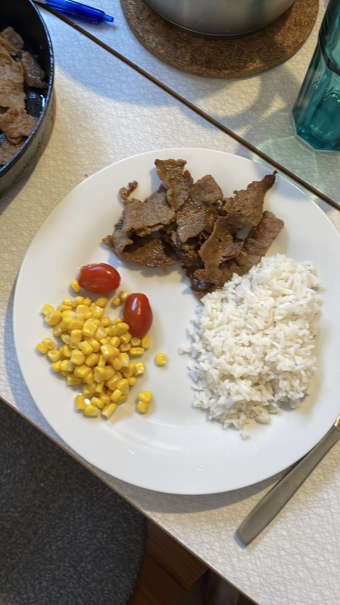 Ris med kött och majs