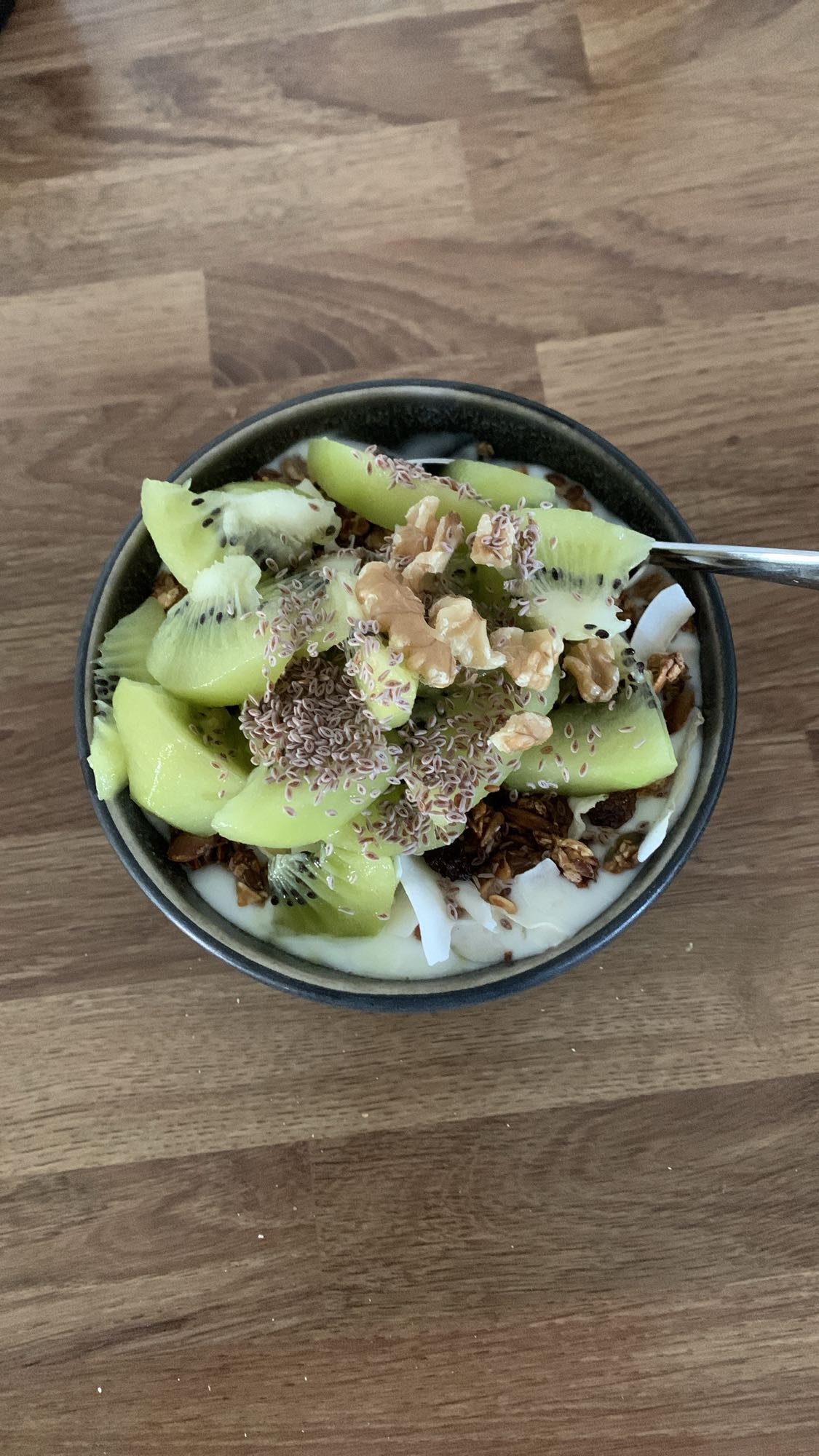 Yoghurtbowl med kiwi