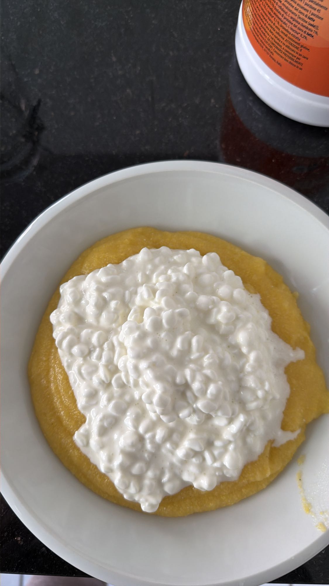 Polenta mit Hüttenkäse