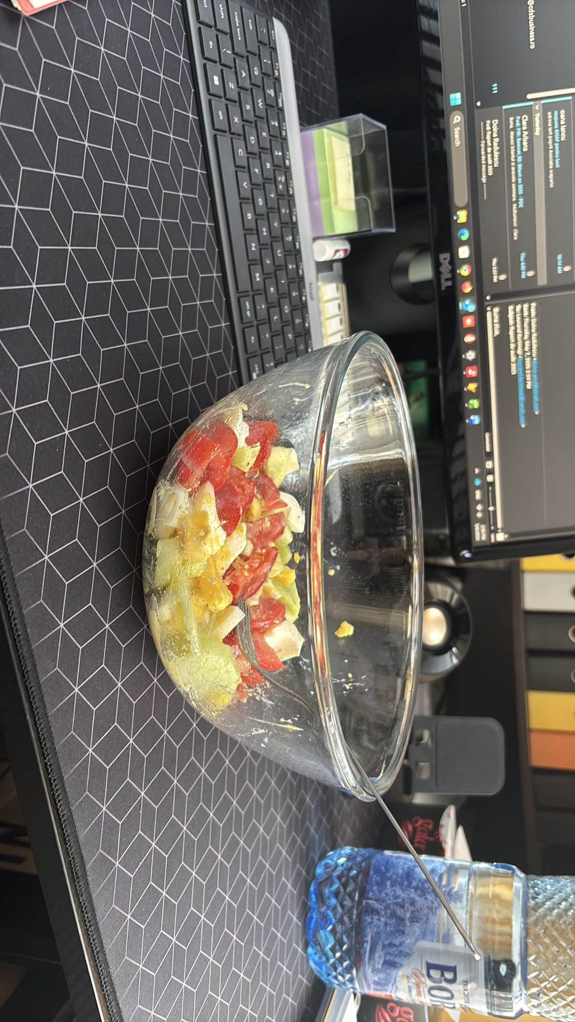 Salata cu ou si avocado