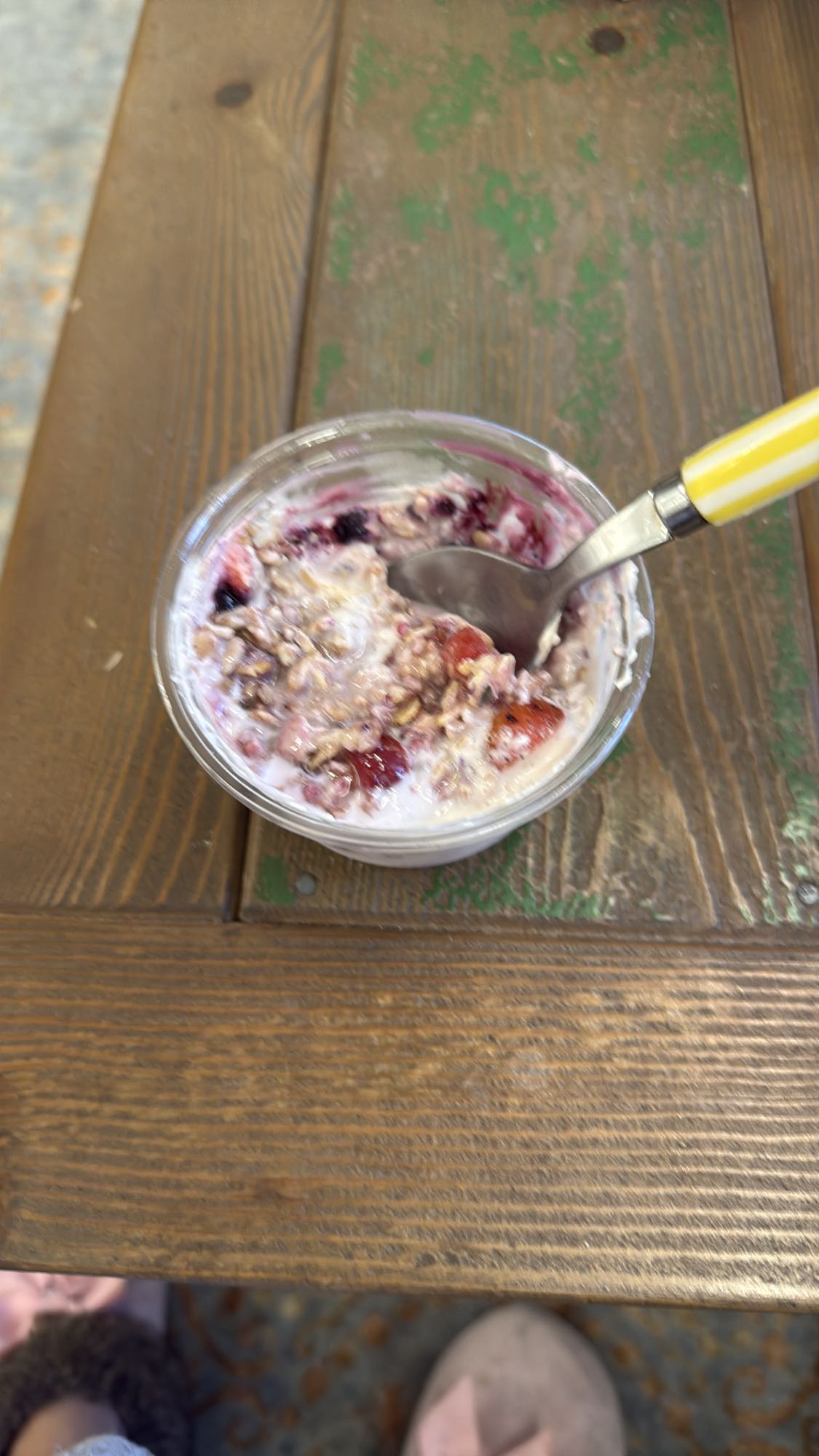 Berry Yogurt Oats