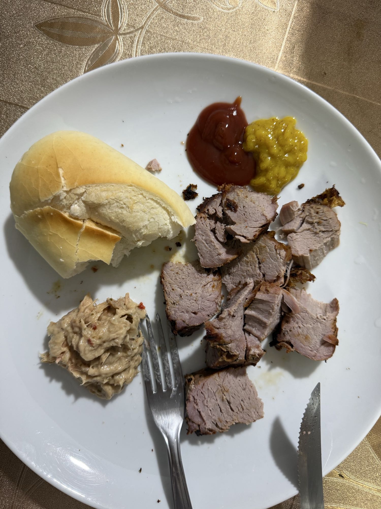 Pão com carne suína