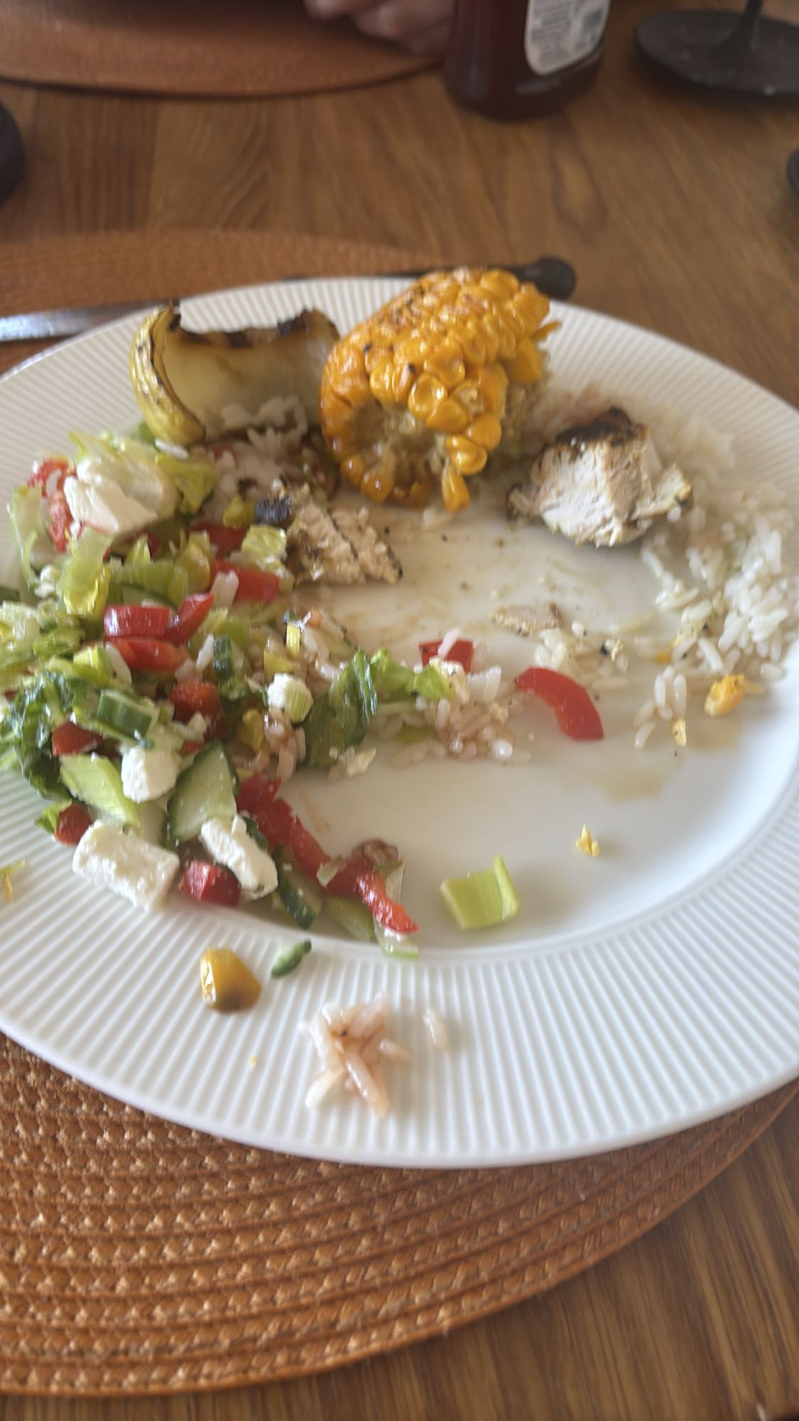 Kyckling med ris och sallad