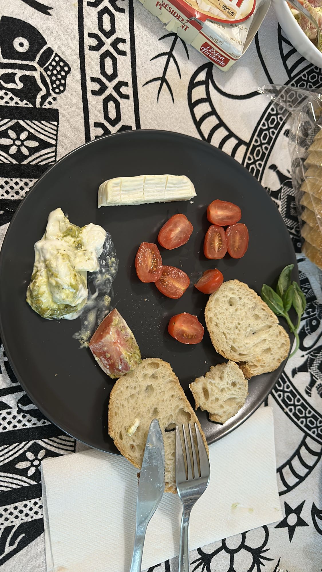 Brie Tomato Bread Plate