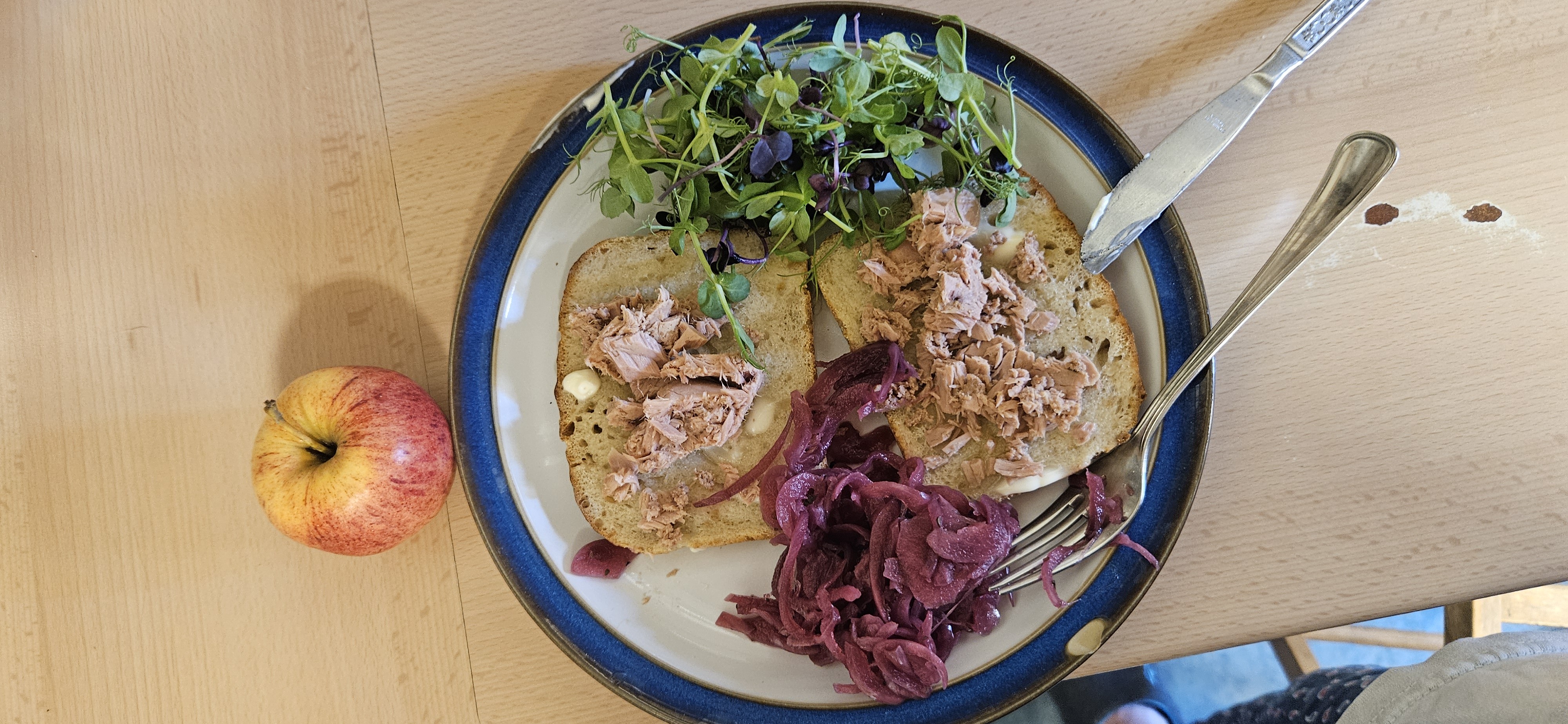 Tuna Toast with Apple