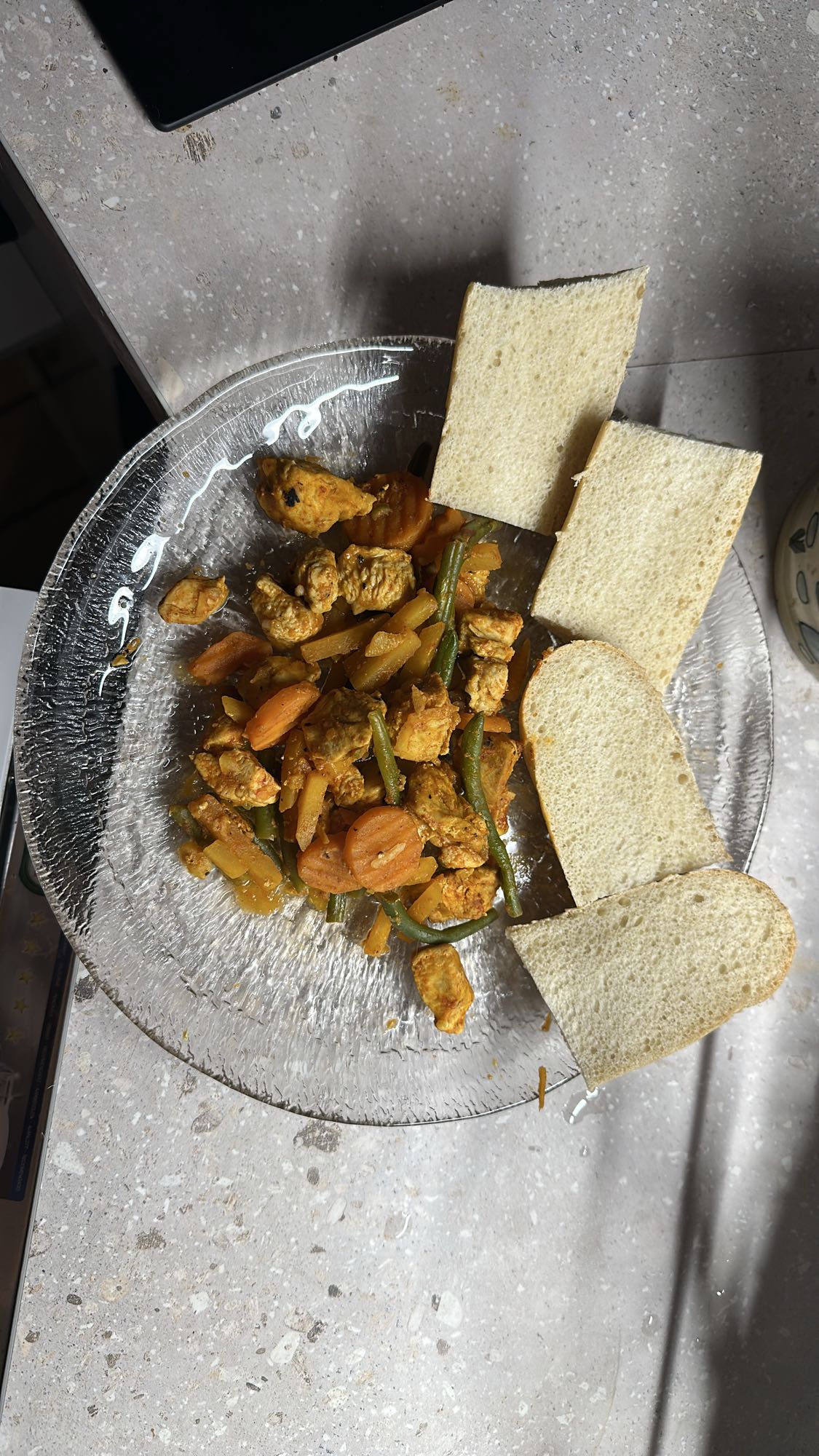 Kycklinggryta med bröd