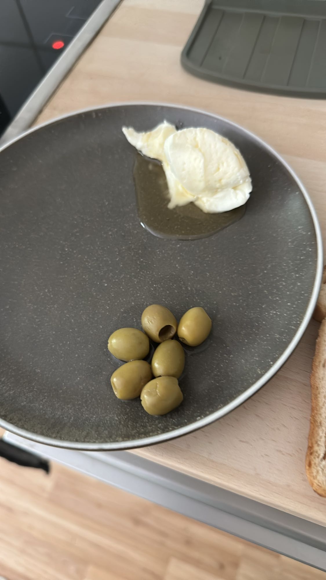 Mozzarella ve zeytin