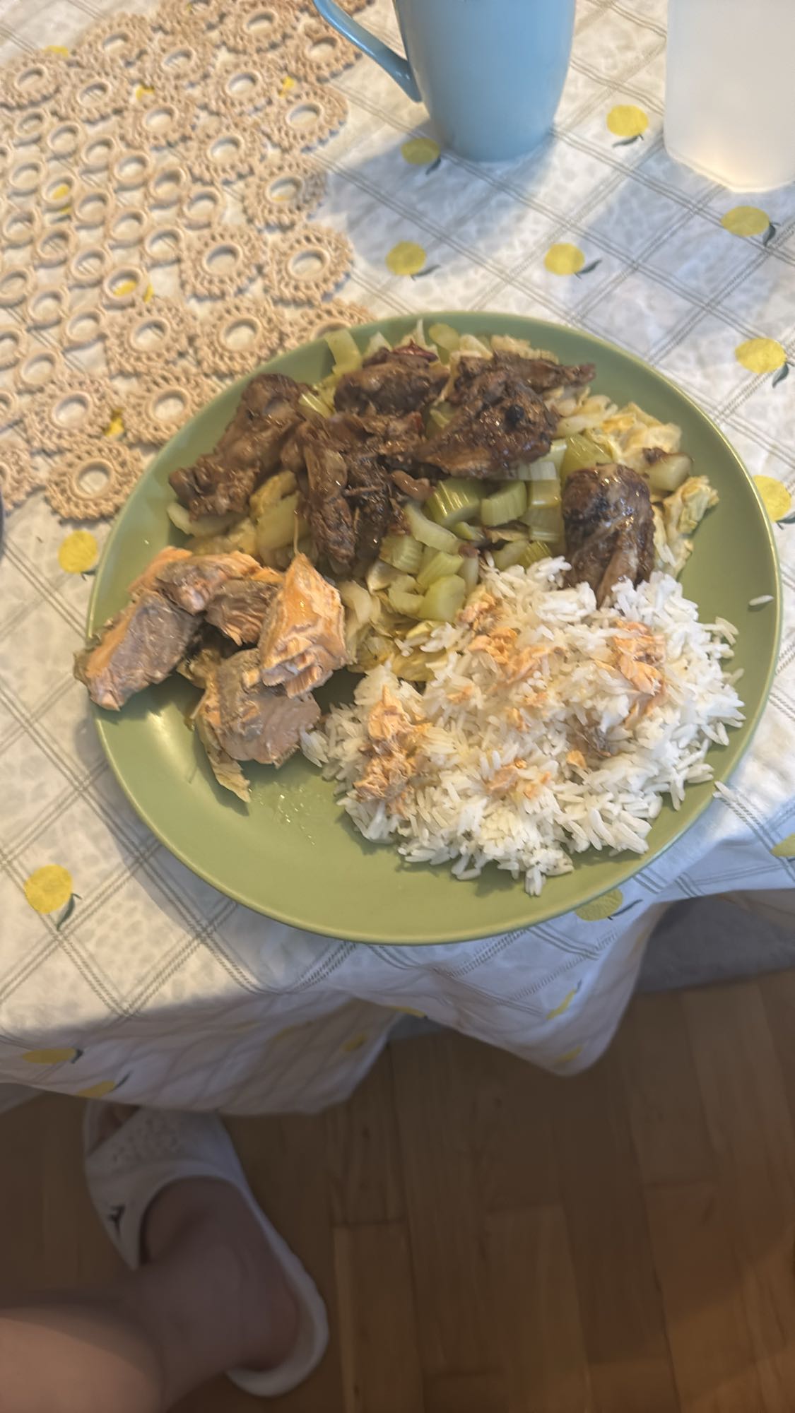 Ris med lax och kött