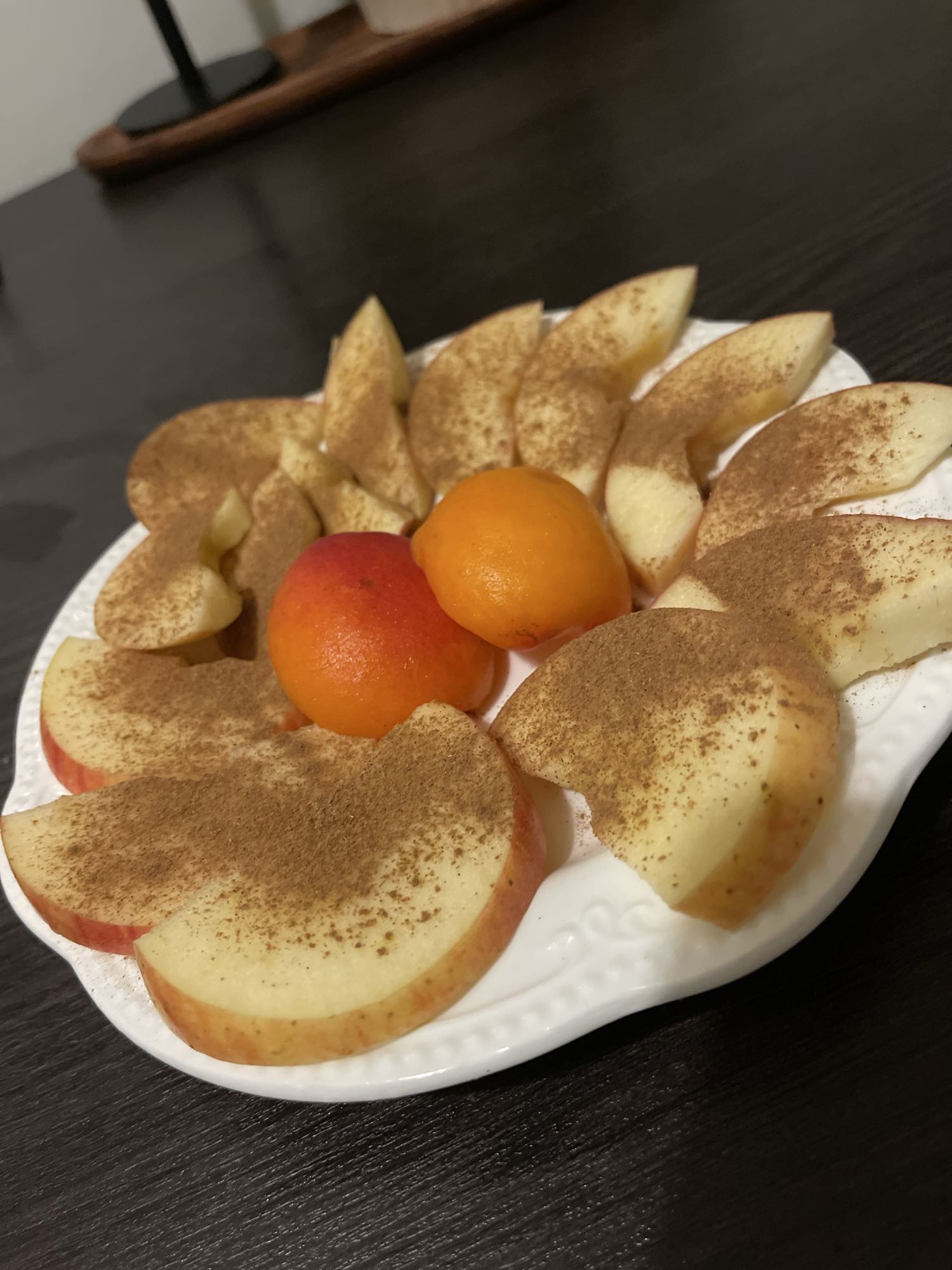 Яблоко с мандаринами и абрикосом