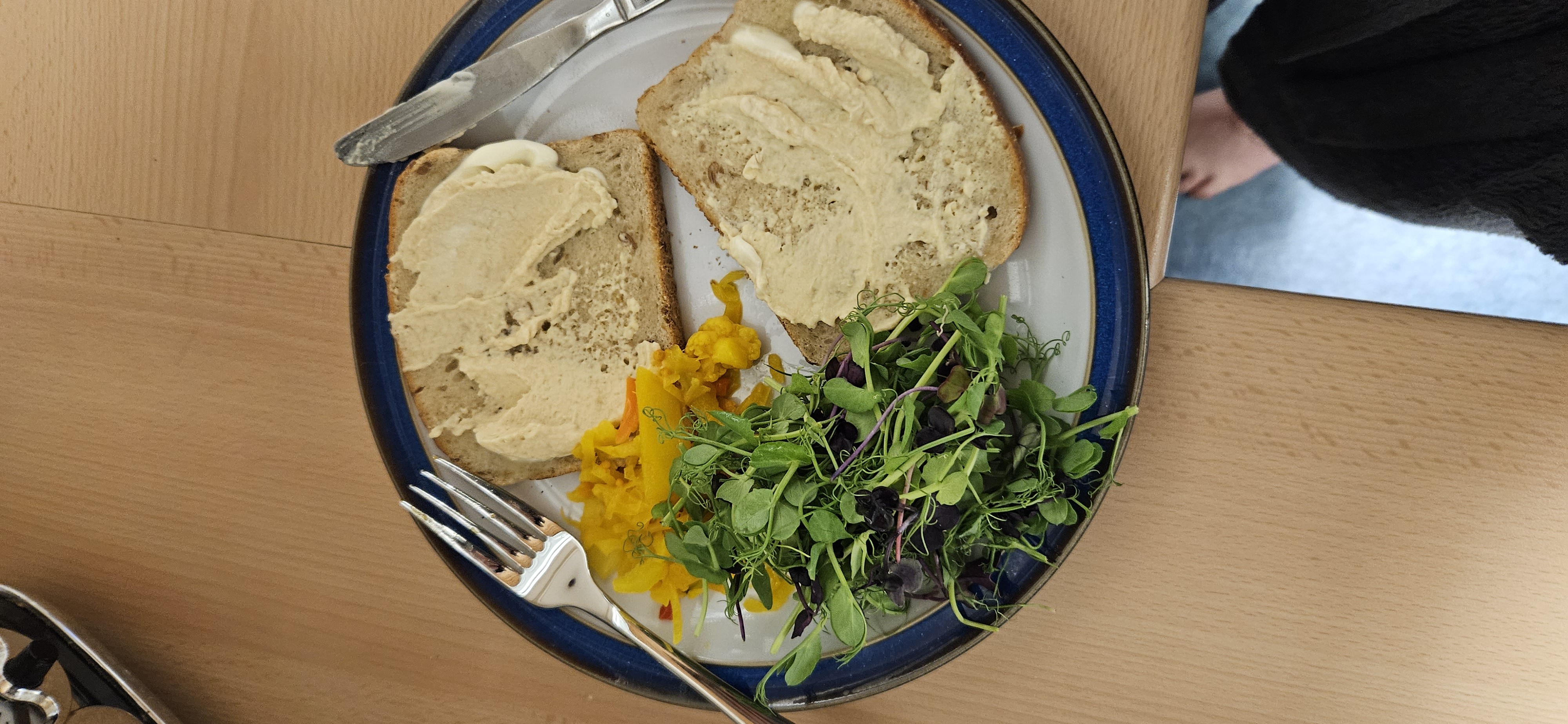 Low Fat Hummus Bread Plate