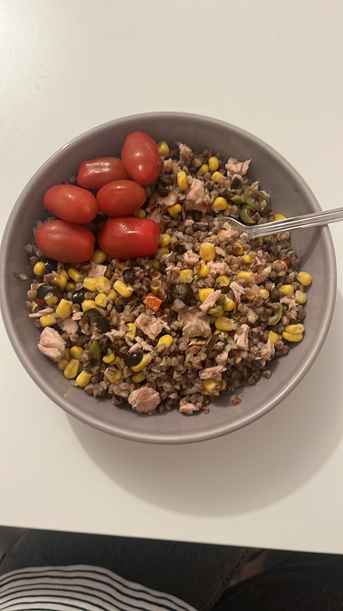 Салат із гречки й тунця