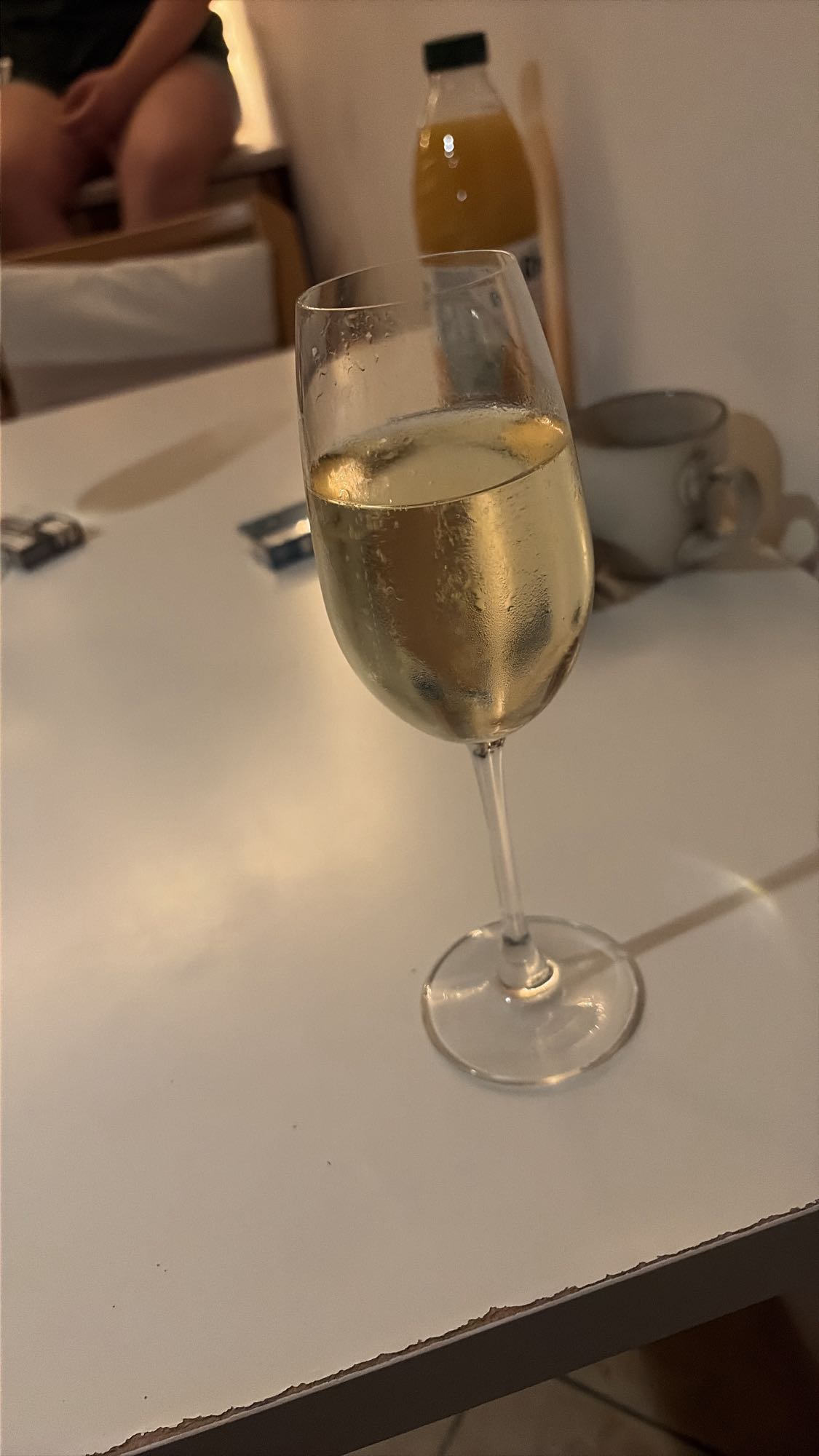 бокал белого вина