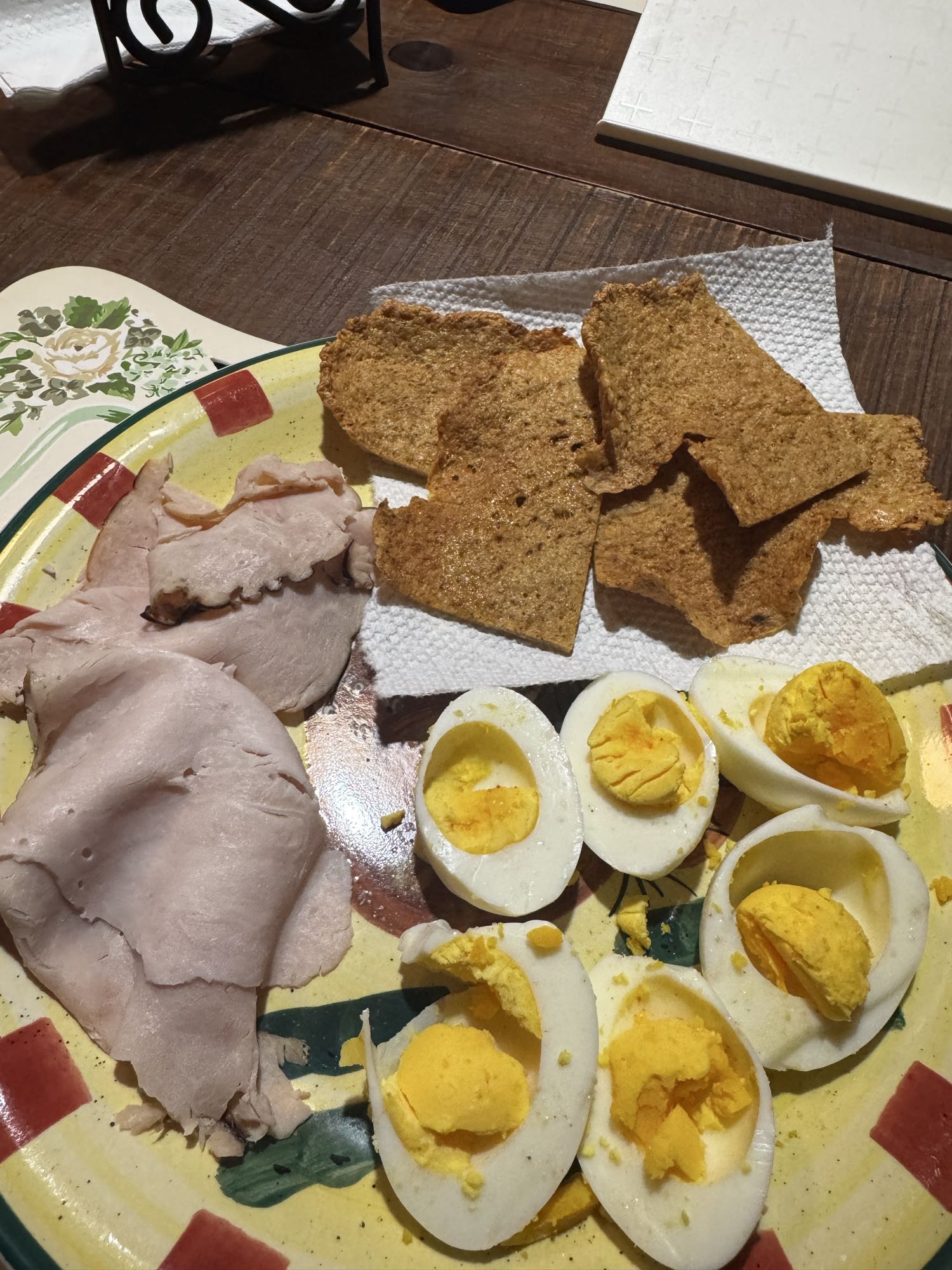 huevos con pavo y tostadas