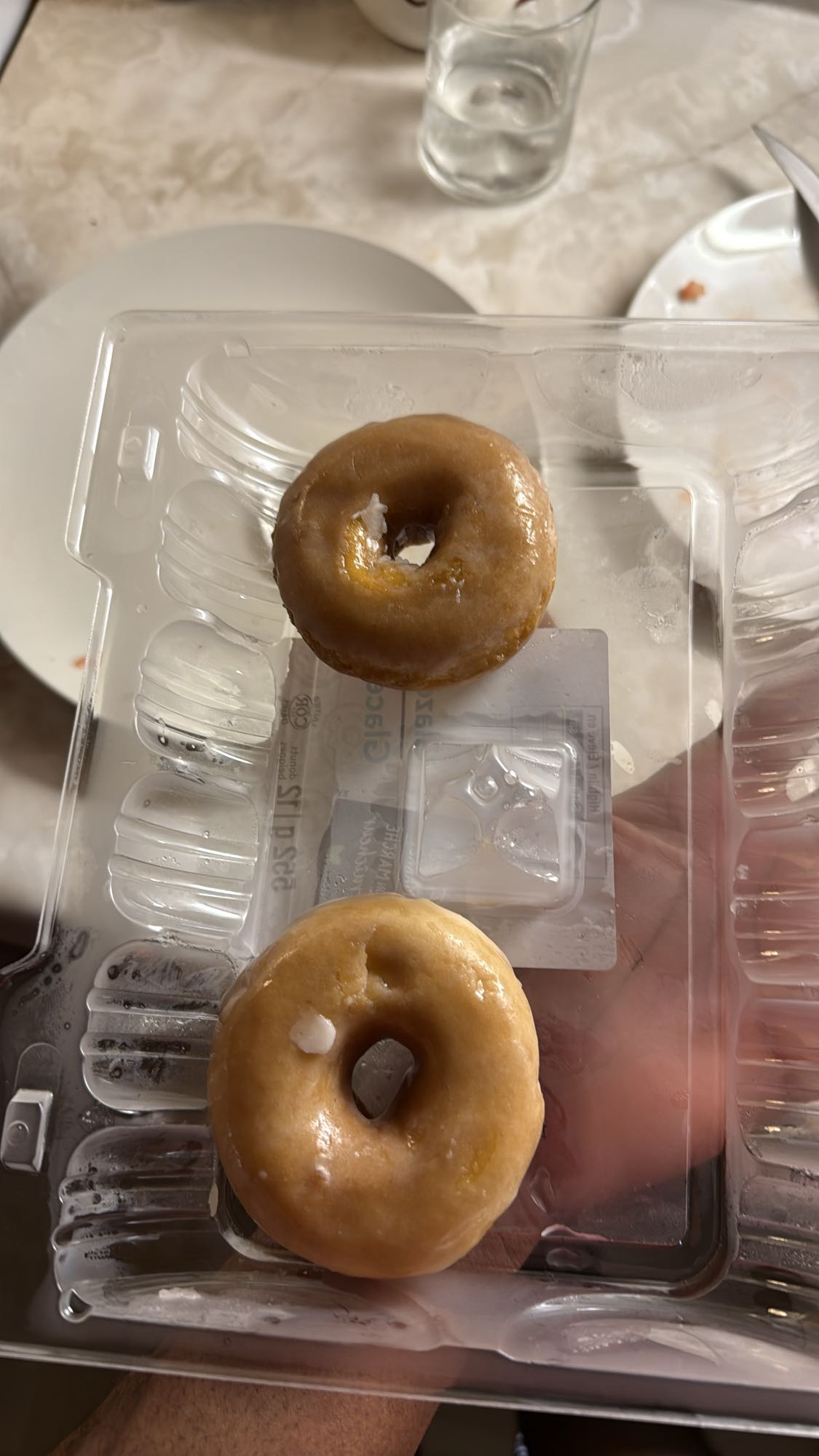 Deux donuts glacés