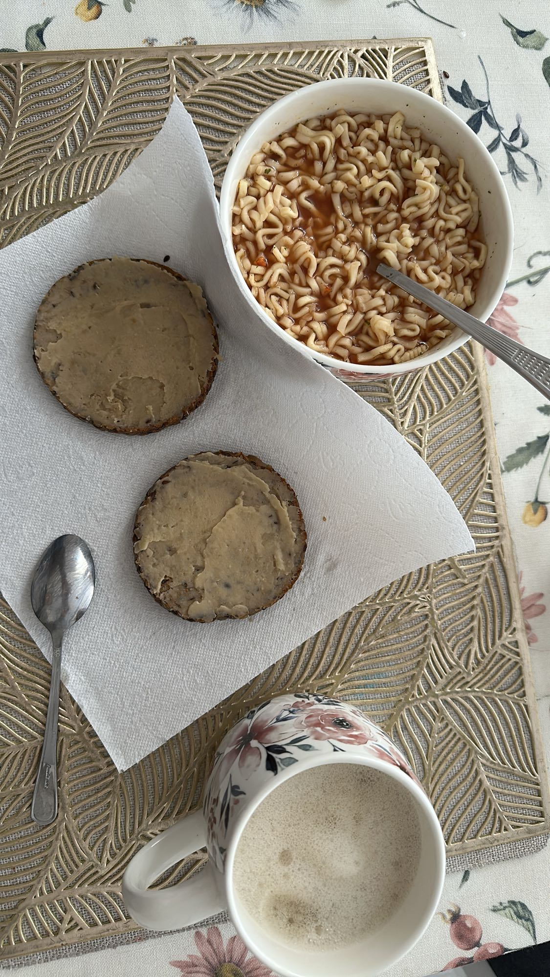 Zupa instant z pieczywem