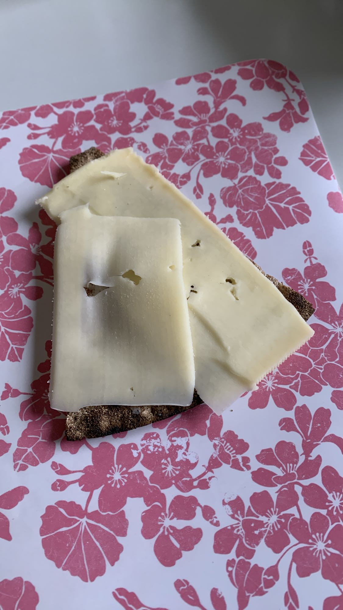 Knäckebröd med ost