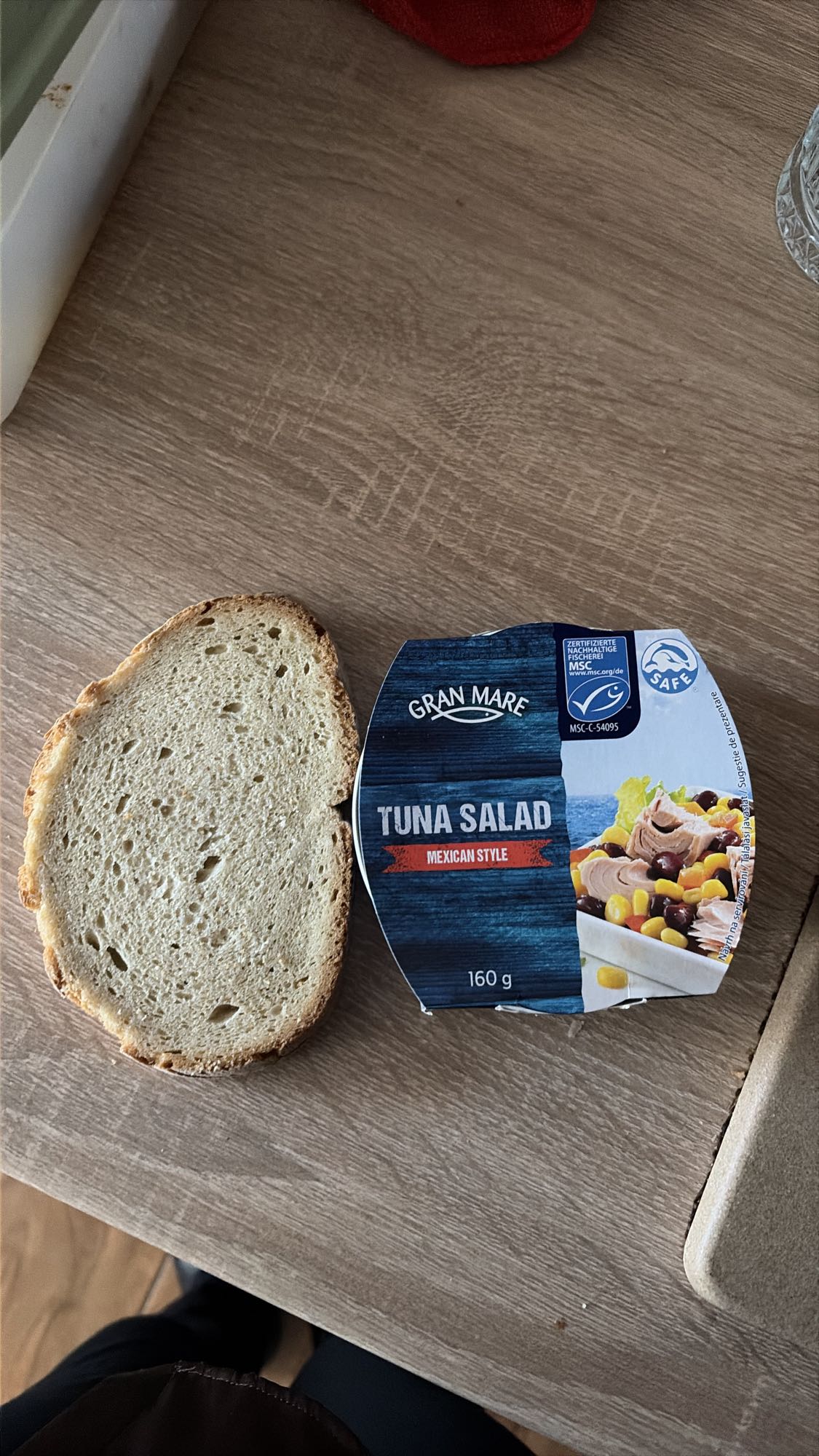 Salata de ton cu paine
