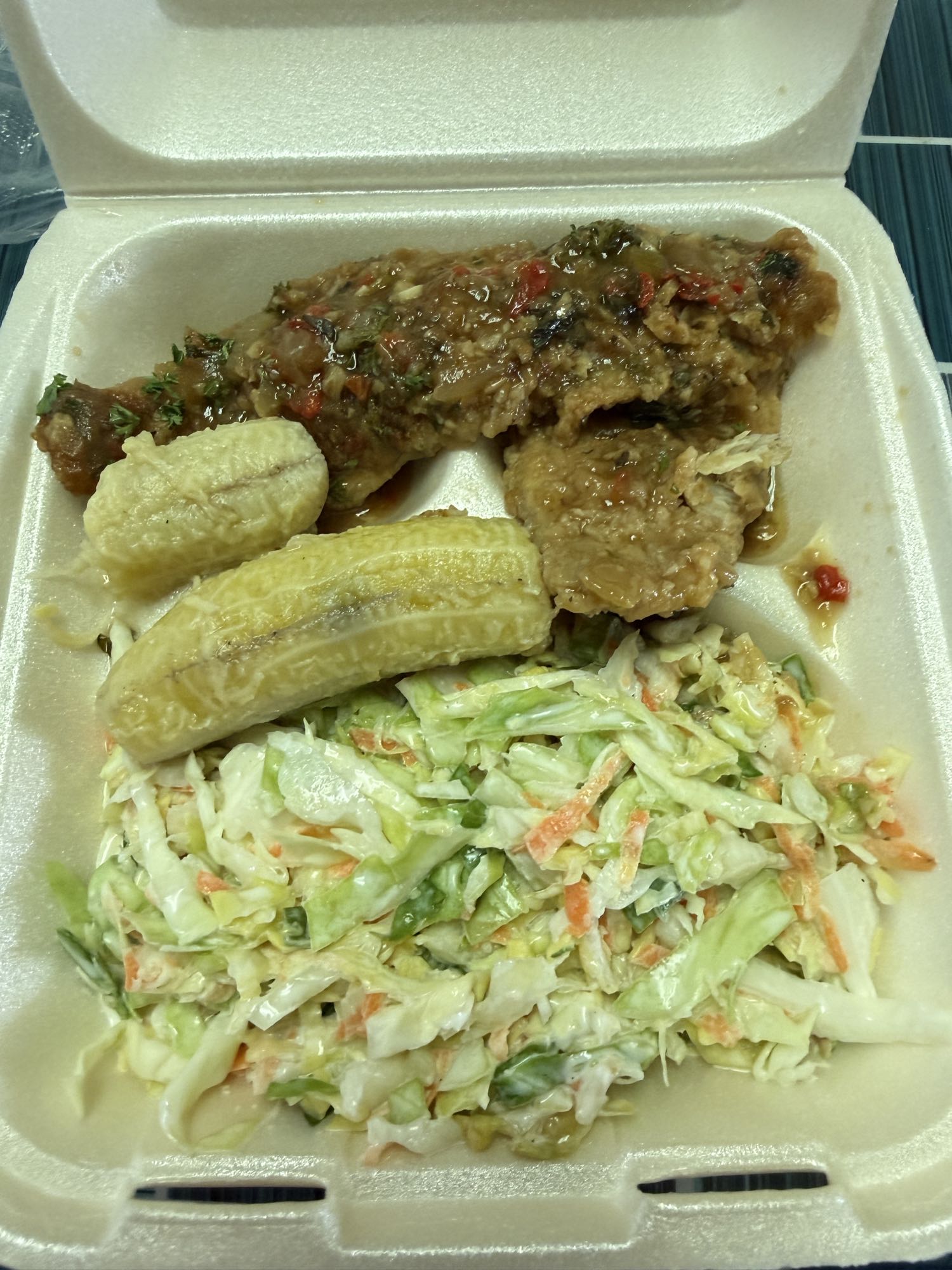 pollo guisado con ensalada