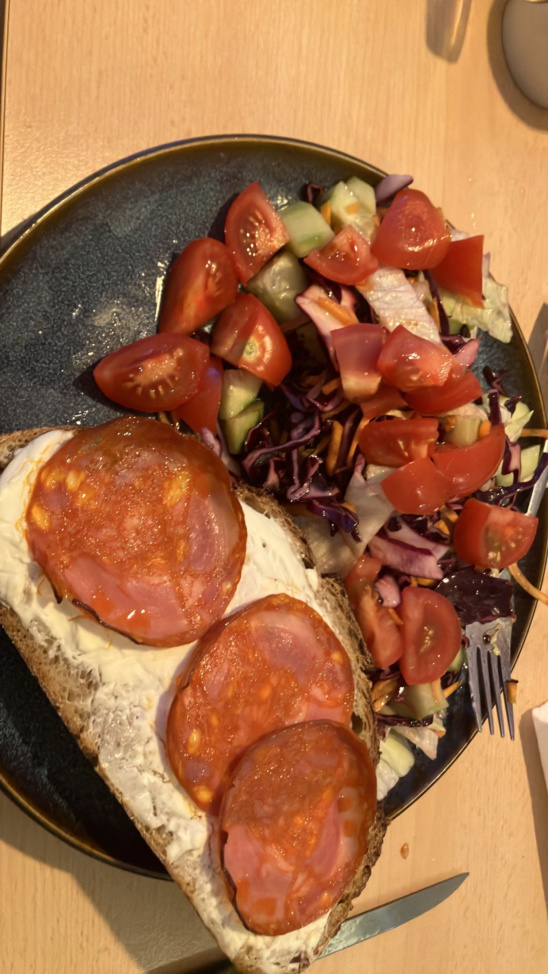 Tosta com salada
